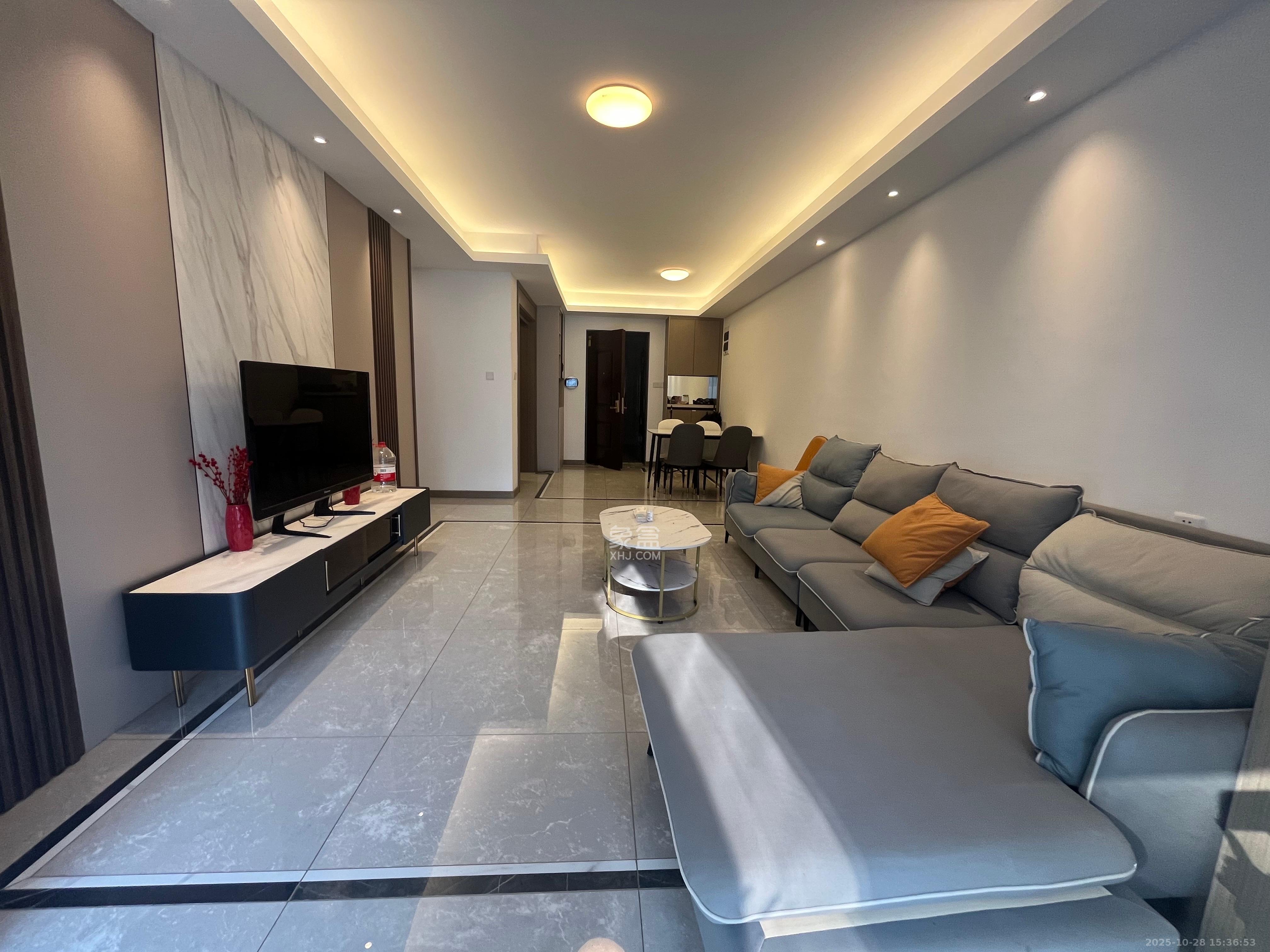 龙湖铂金中心（龙湖春江郦城）  3室2厅2卫    4200.0元/月室内图