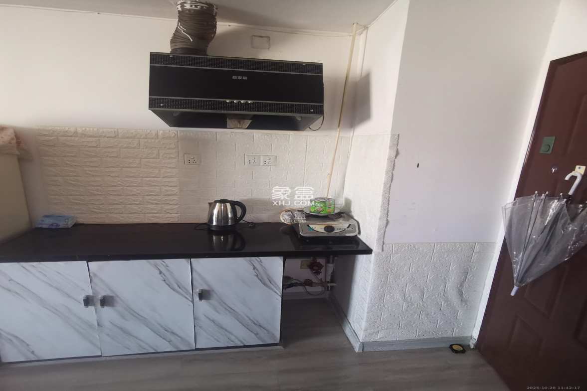 上城星座 1室1厅1卫 1400.0元/月 上城星座 1室1厅1卫 1400.0元/月室内图