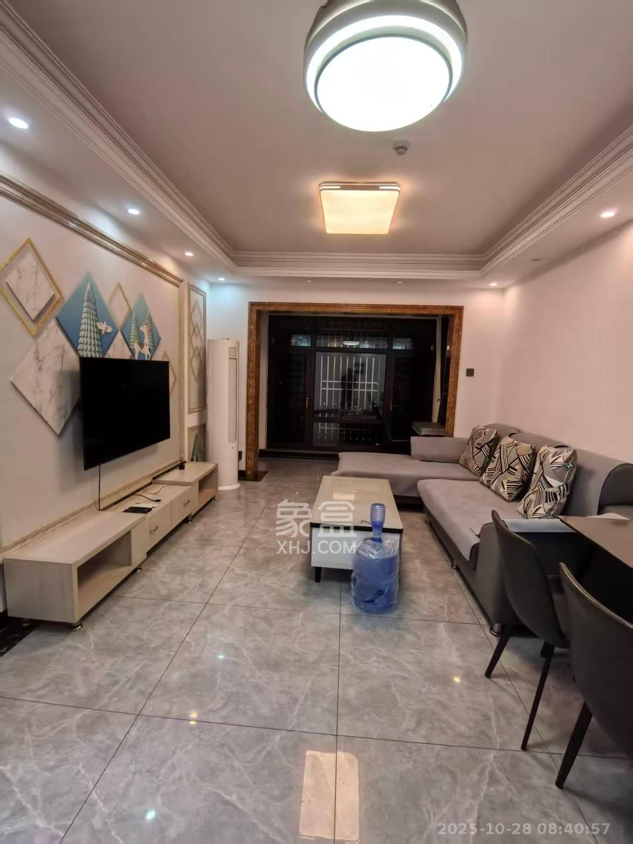 荷韵园 4室2厅2卫 1700.0元/月 荷韵园 4室2厅2卫 1700.0元/月室内图