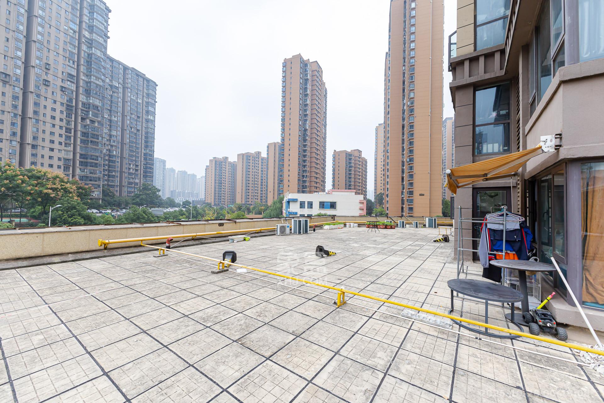 润和滨江府  4室2厅2卫    155.0万其他