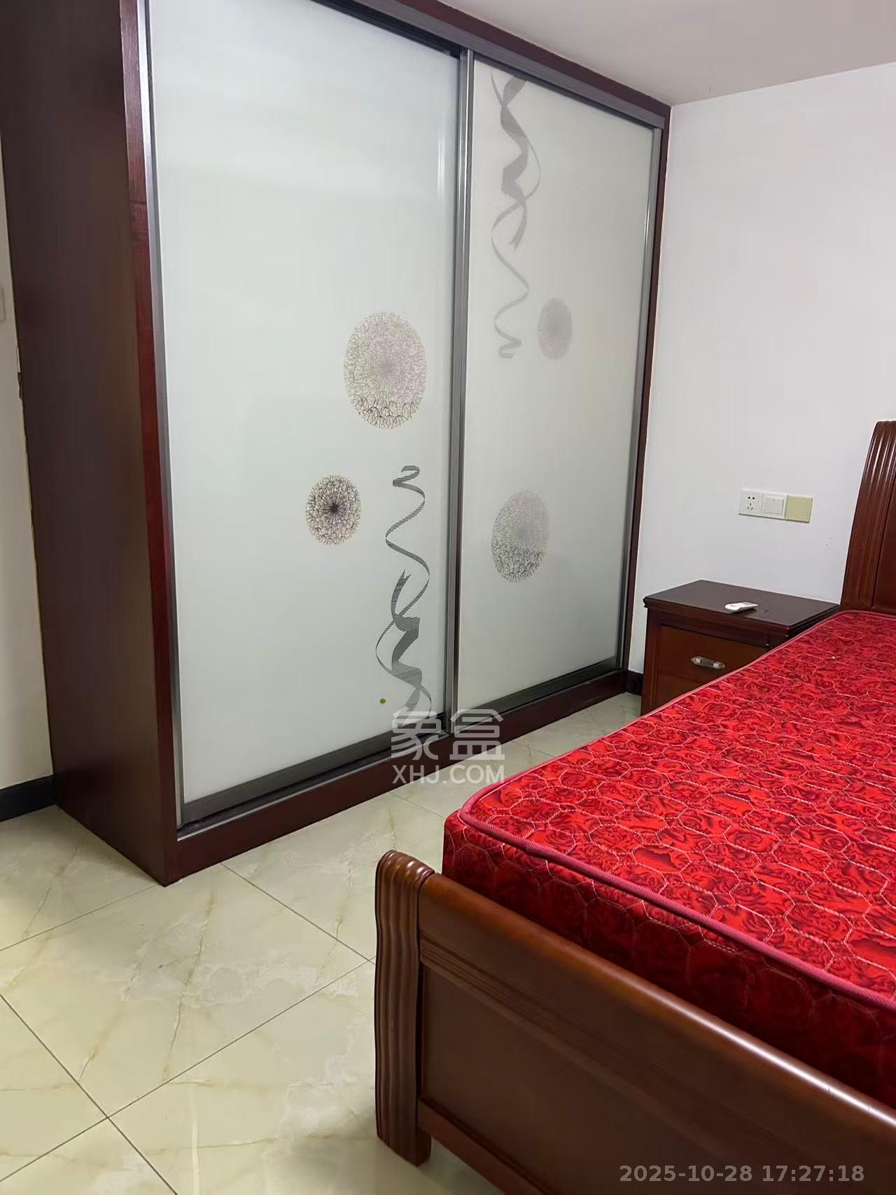 龙塘安置区(龙塘小区) 3室2厅1卫 900.0元/月 龙塘安置区(龙塘小区) 3室2厅1卫 900.0元/月室内图