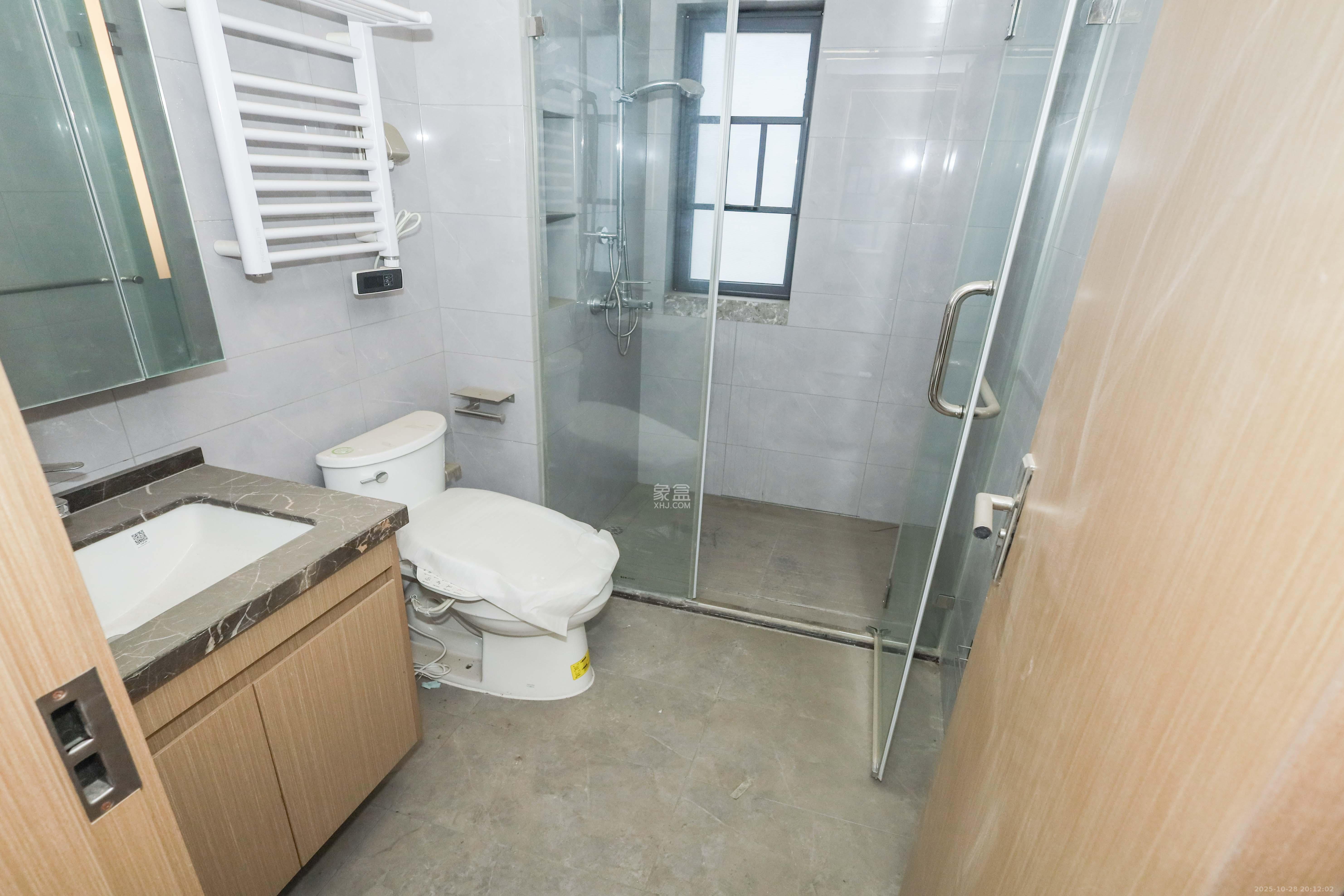 中国铁建湘语梅溪  4室2厅2卫    159.0万卫生间