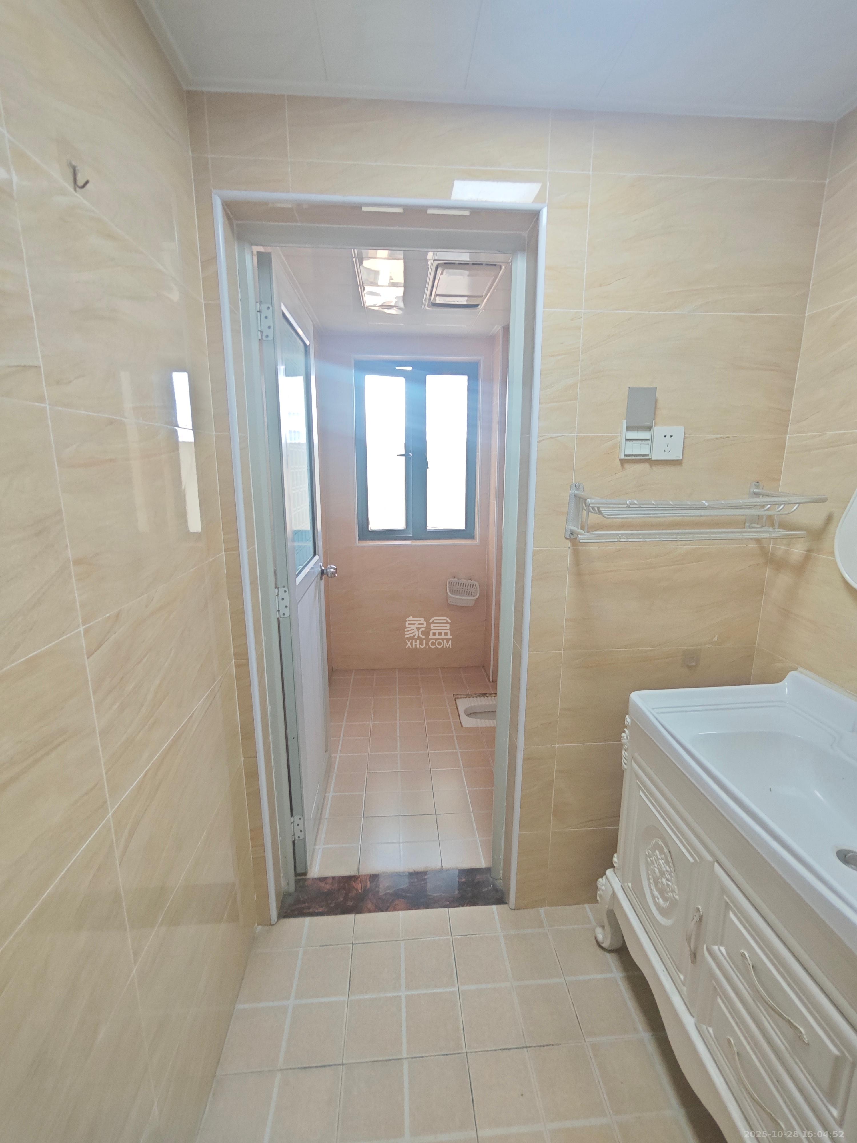 长房天翼未来城  3室1厅1卫    3500.0元/月 长房天翼未来城  3室1厅1卫    3500.0元/月室内图