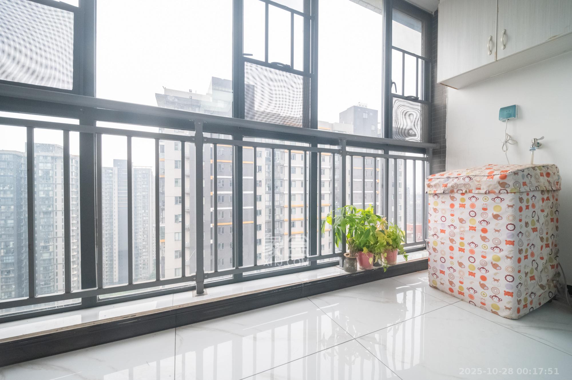 恒基凯旋门三期 3室2厅1卫 78.9万 恒基凯旋门三期 3室2厅1卫 78.9万阳台