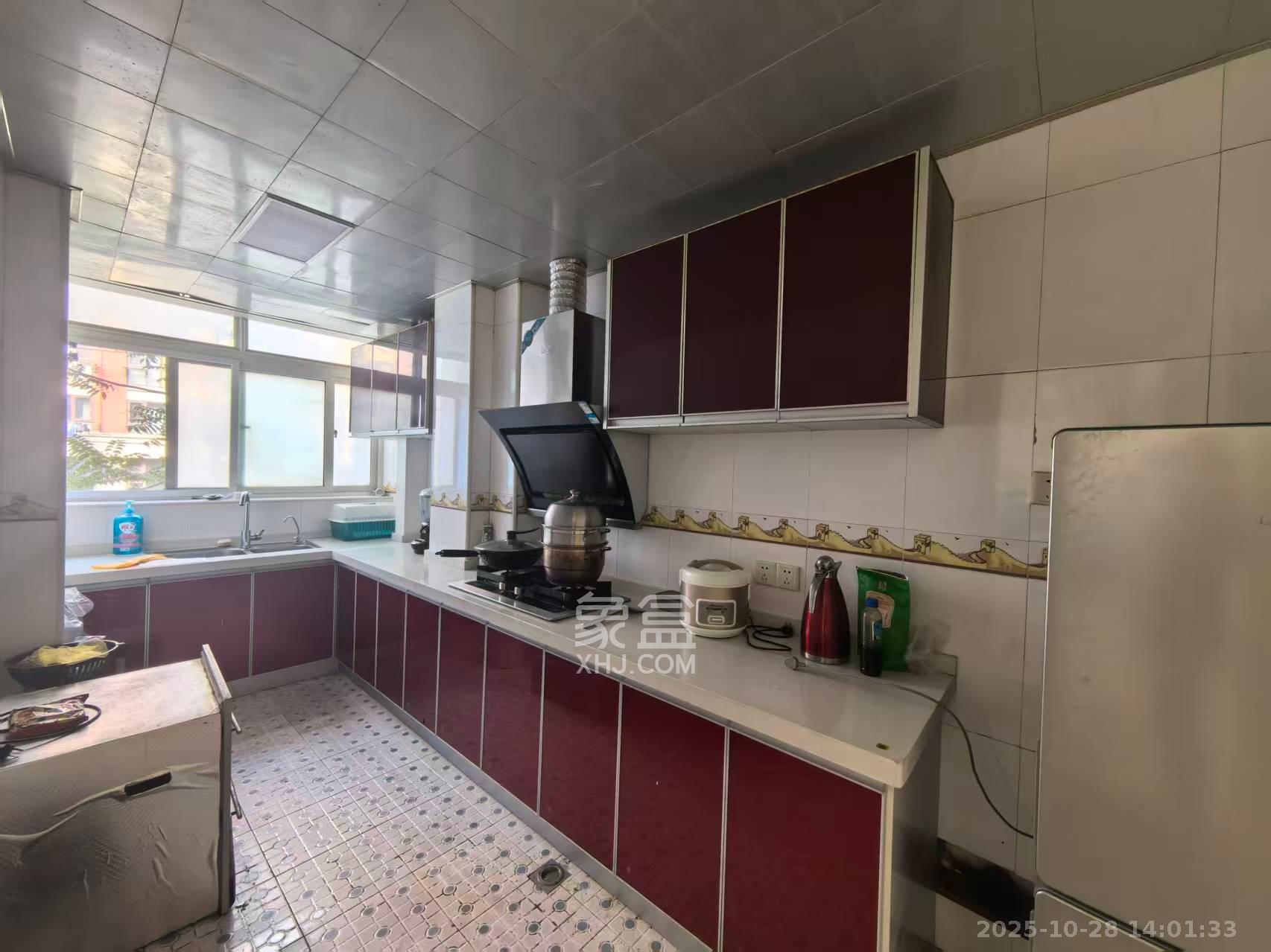 生活艺术城 3室2厅2卫 2500.0元/月 生活艺术城 3室2厅2卫 2500.0元/月室内图