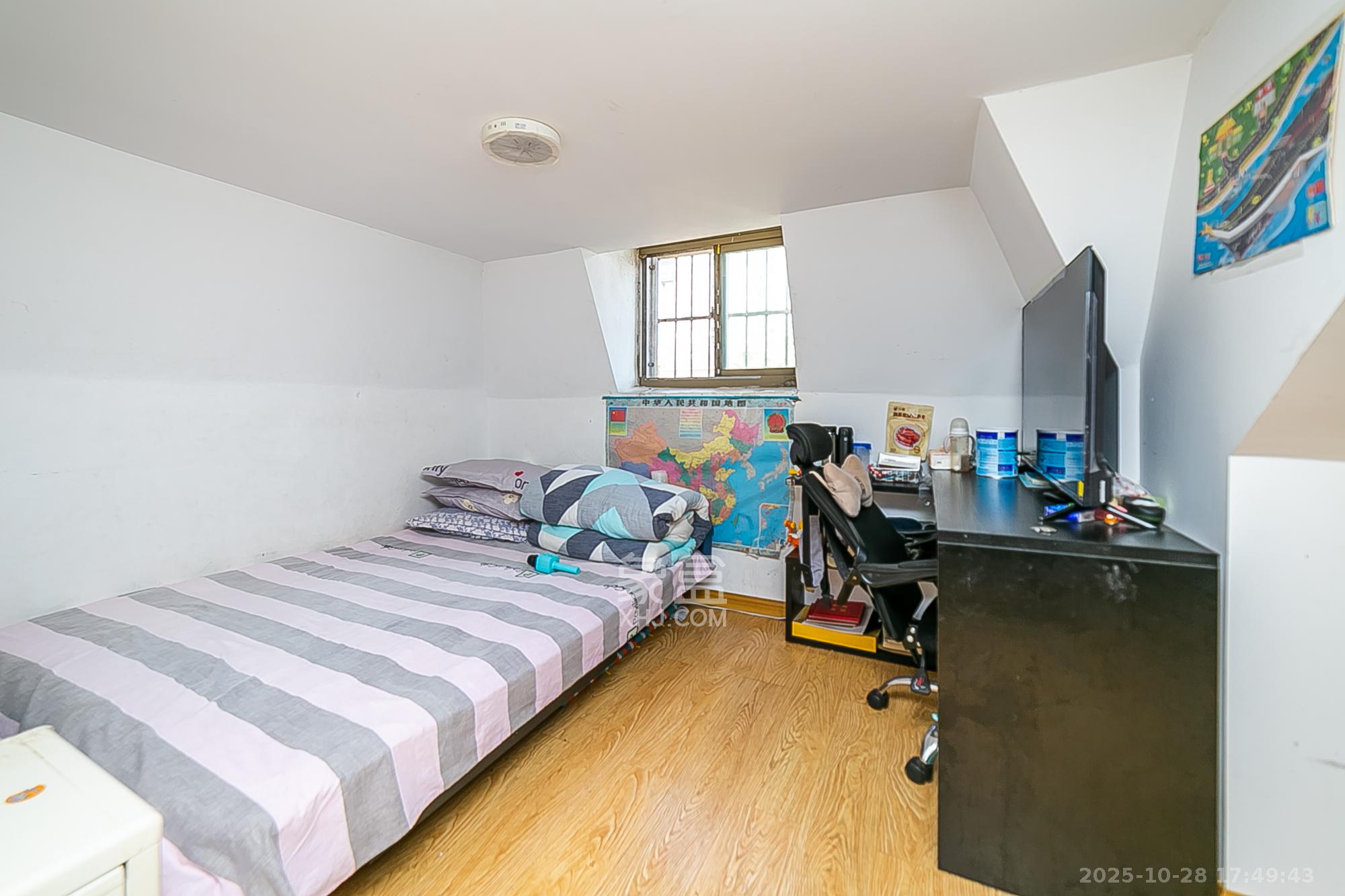 层上观邸  4室2厅2卫    69.0万 层上观邸  4室2厅2卫    69.0万卧室