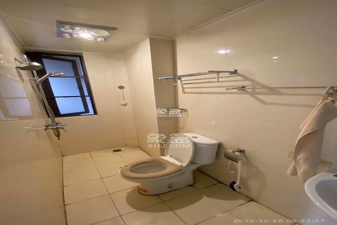 藏珑湖上国际花园 1室1厅1卫 2000.0元/月 藏珑湖上国际花园 1室1厅1卫 2000.0元/月室内图