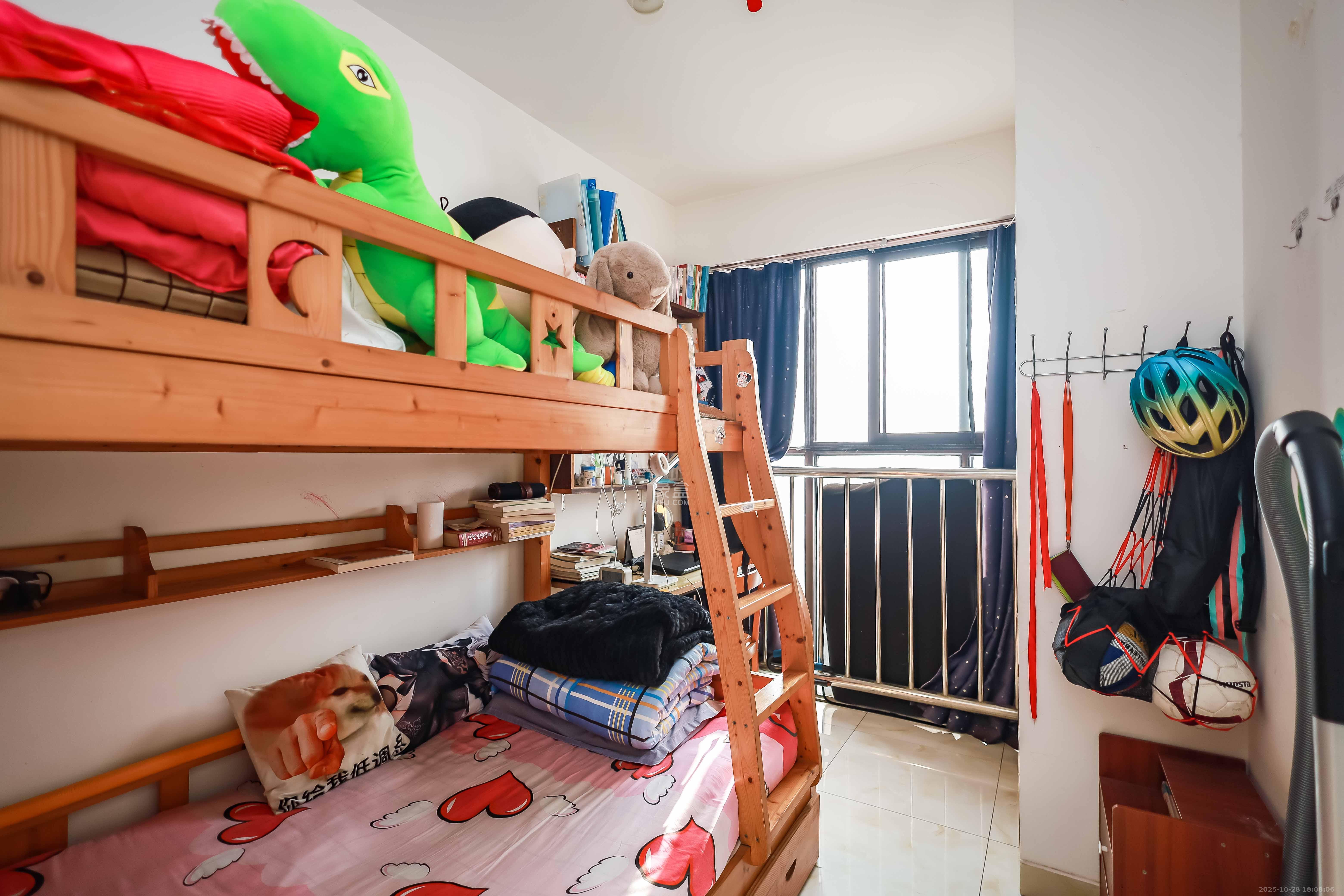 金科世界城  3室2厅2卫    68.0万 金科世界城  3室2厅2卫    68.0万卧室