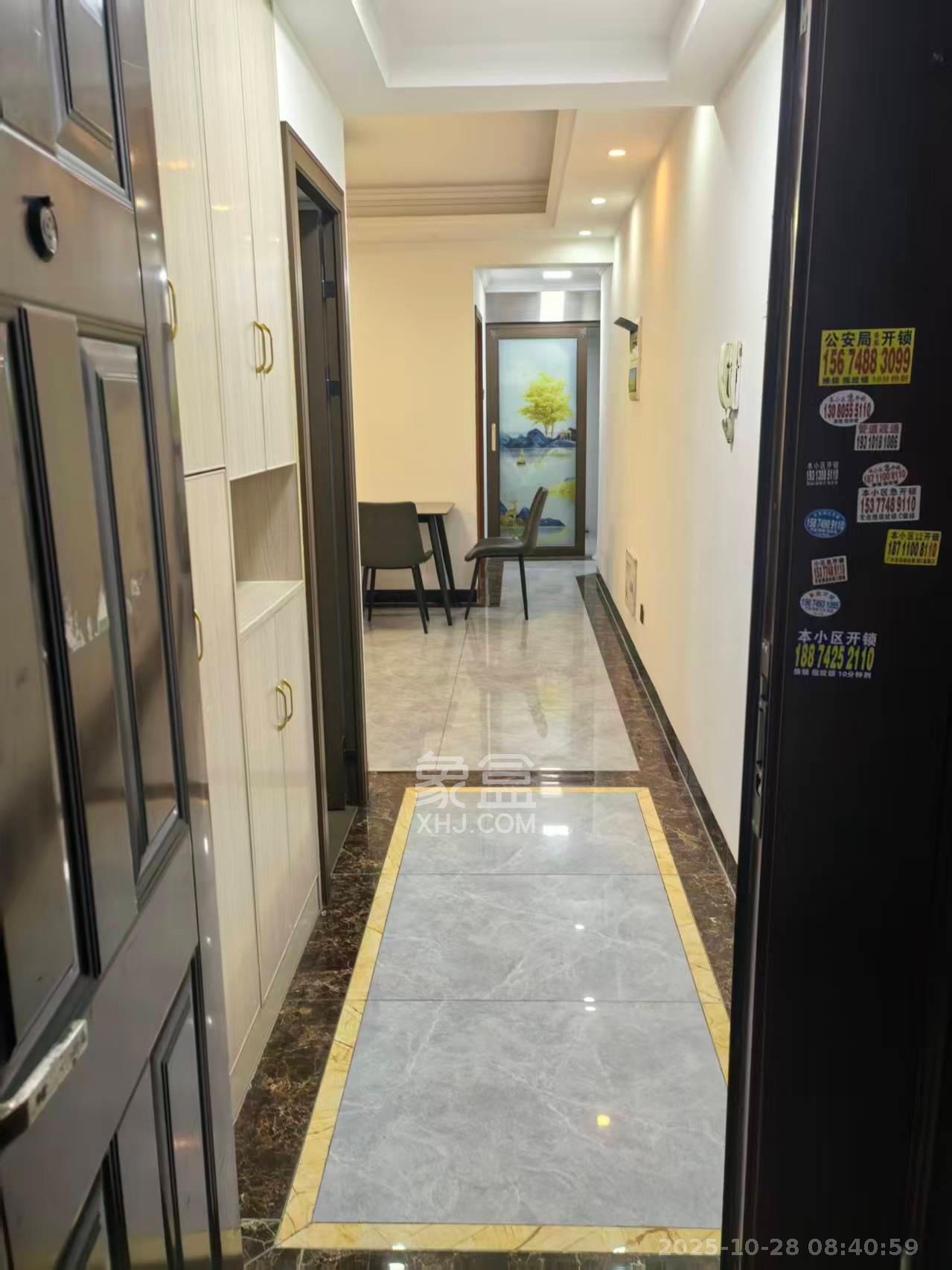 荷韵园 4室2厅2卫 1700.0元/月 荷韵园 4室2厅2卫 1700.0元/月室内图