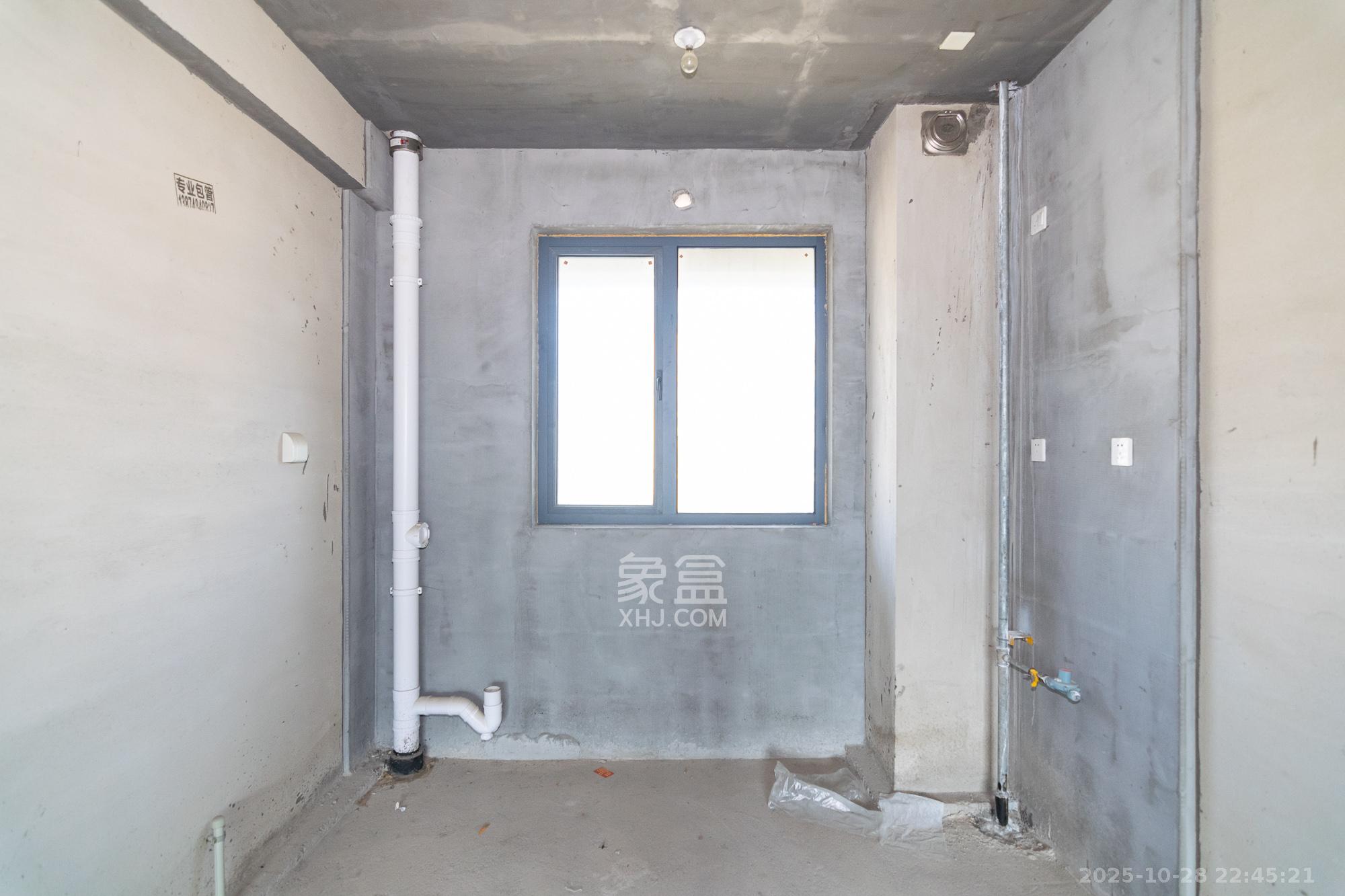 澳海月亮湾  3室2厅2卫    72.0万厨房