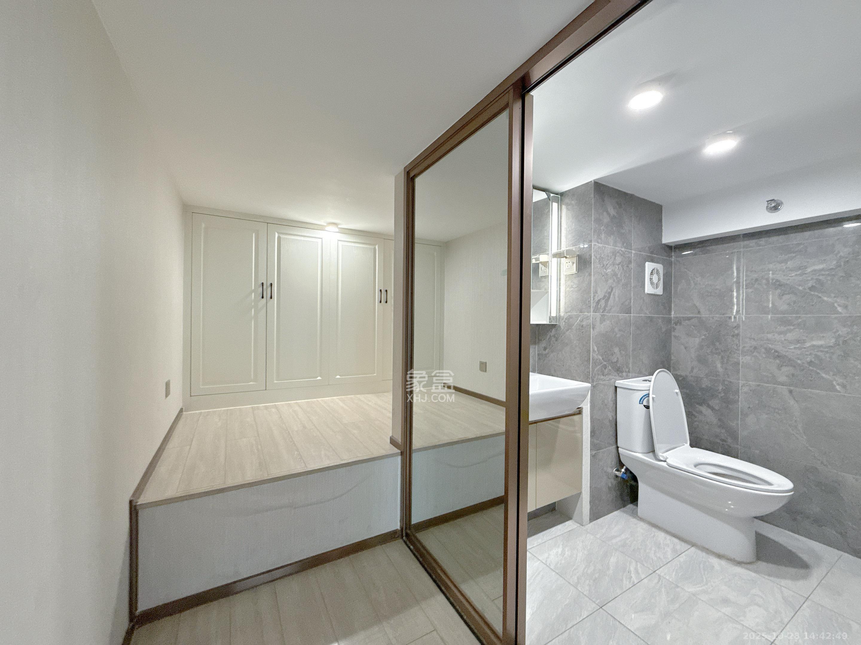 华远华时代  3室2厅2卫    3500.0元/月室内图