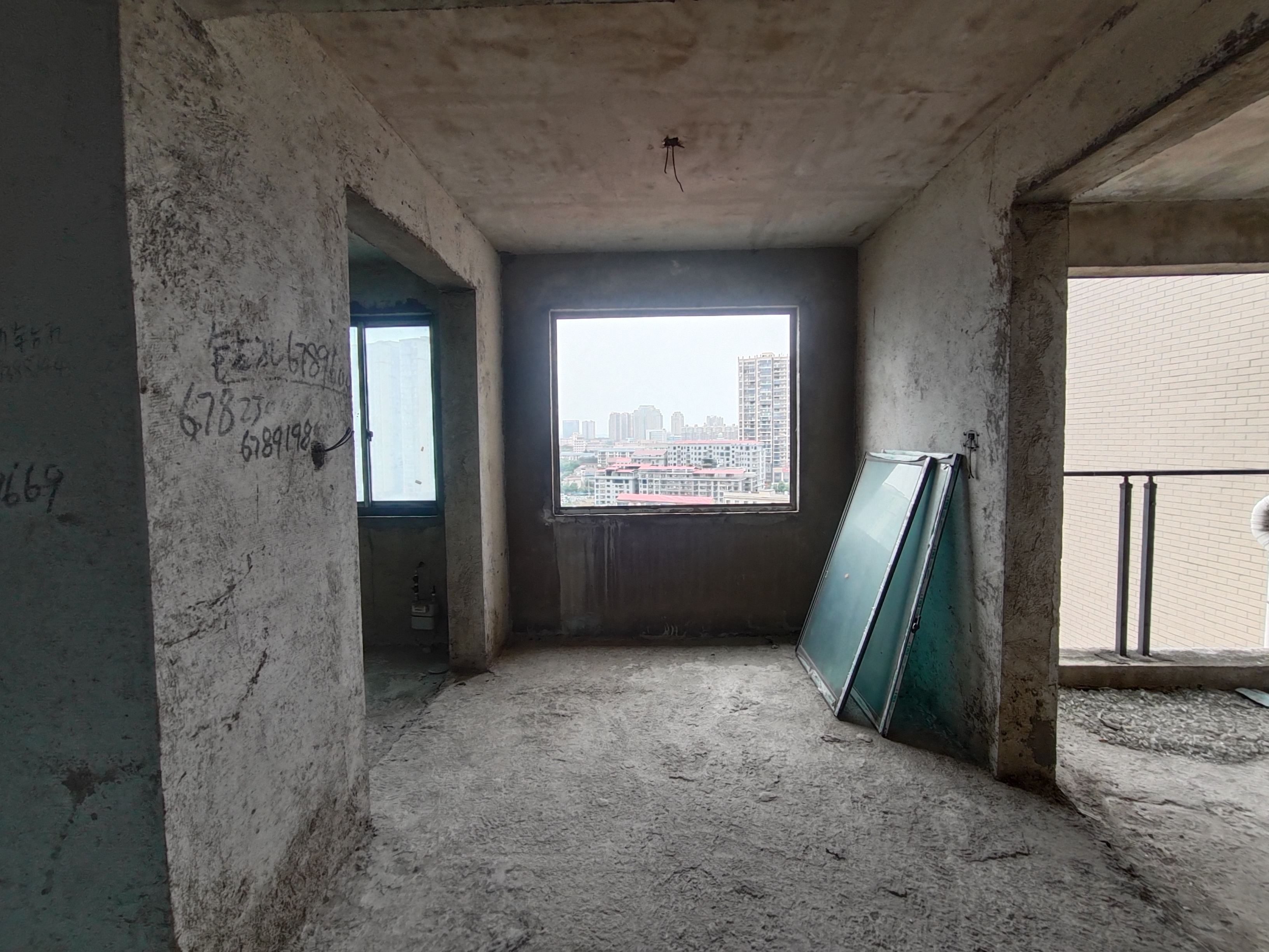 和一紫竹苑 3室2厅2卫 75.0万 和一紫竹苑 3室2厅2卫 75.0万客厅