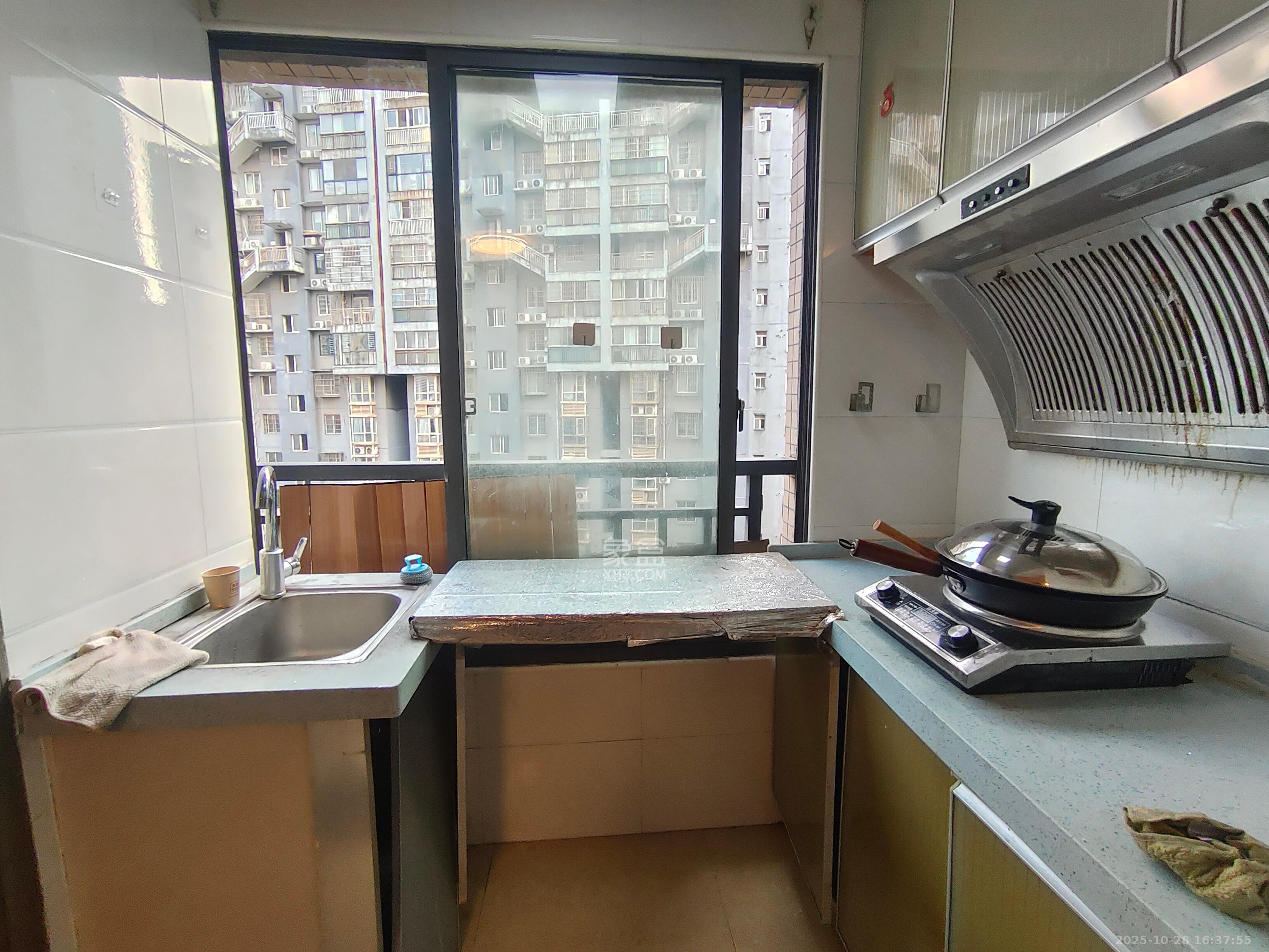 上峰苑(兰亭玥岛) 1室1厅1卫 1600.0元/月 上峰苑(兰亭玥岛) 1室1厅1卫 1600.0元/月室内图