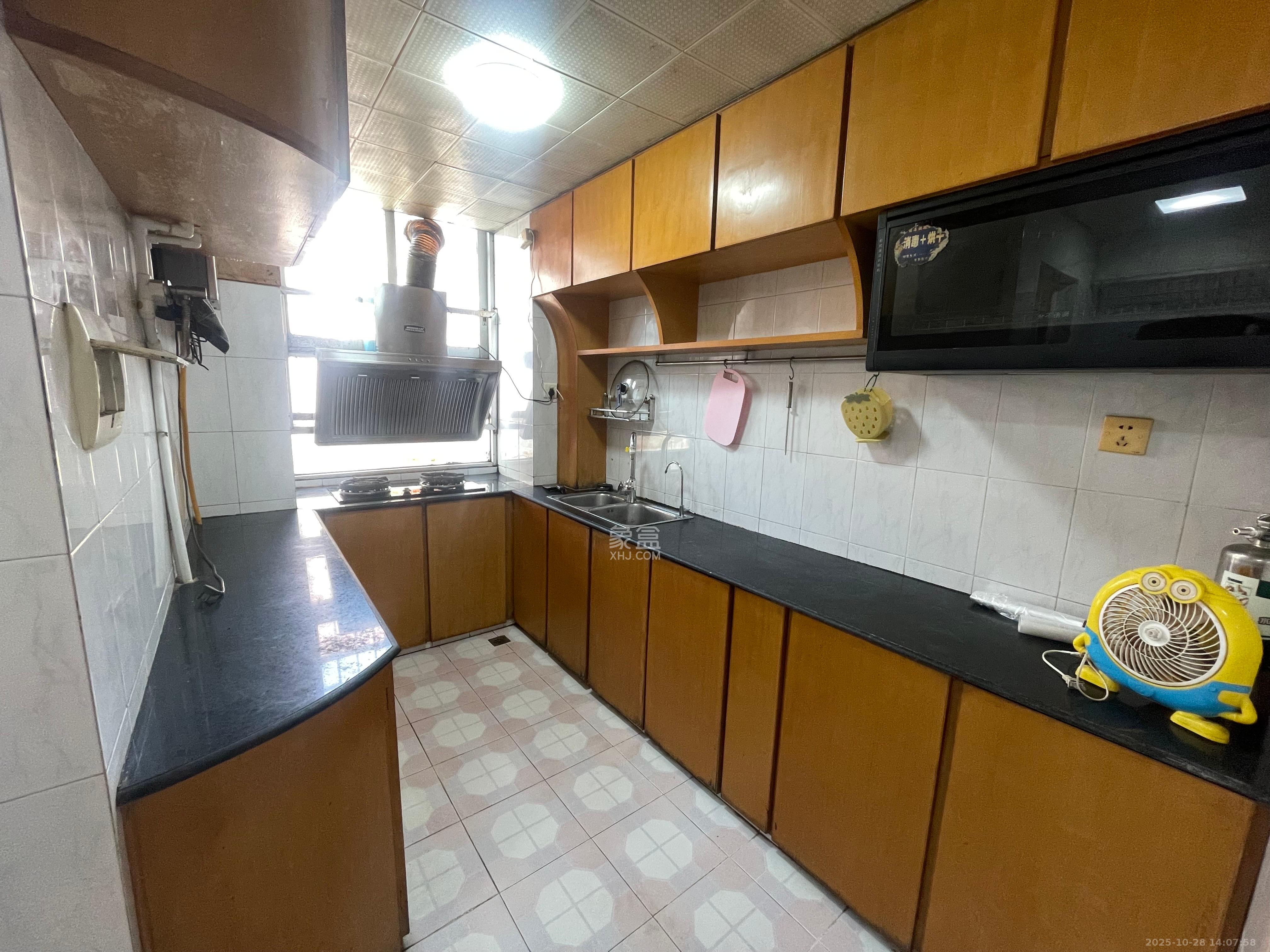 三湘小区  3室2厅2卫    1800.0元/月室内图