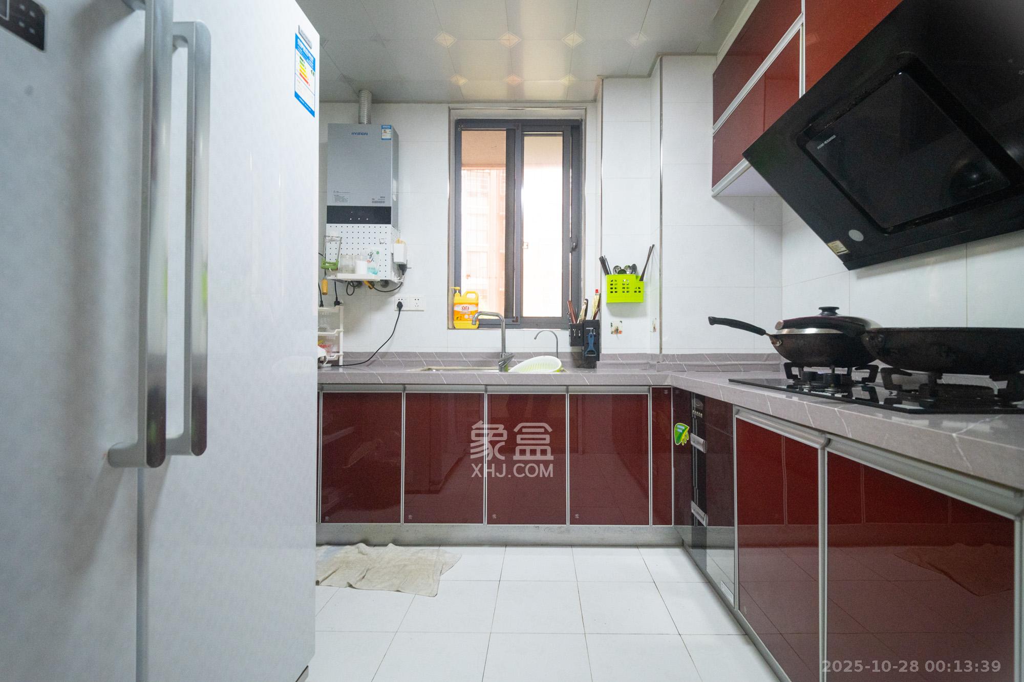 华润凤凰城二期 2室2厅1卫 55.0万 华润凤凰城二期 2室2厅1卫 55.0万厨房