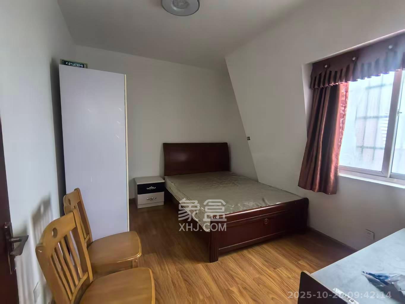 南郡雅园  4室2厅2卫    1500.0元/月室内图