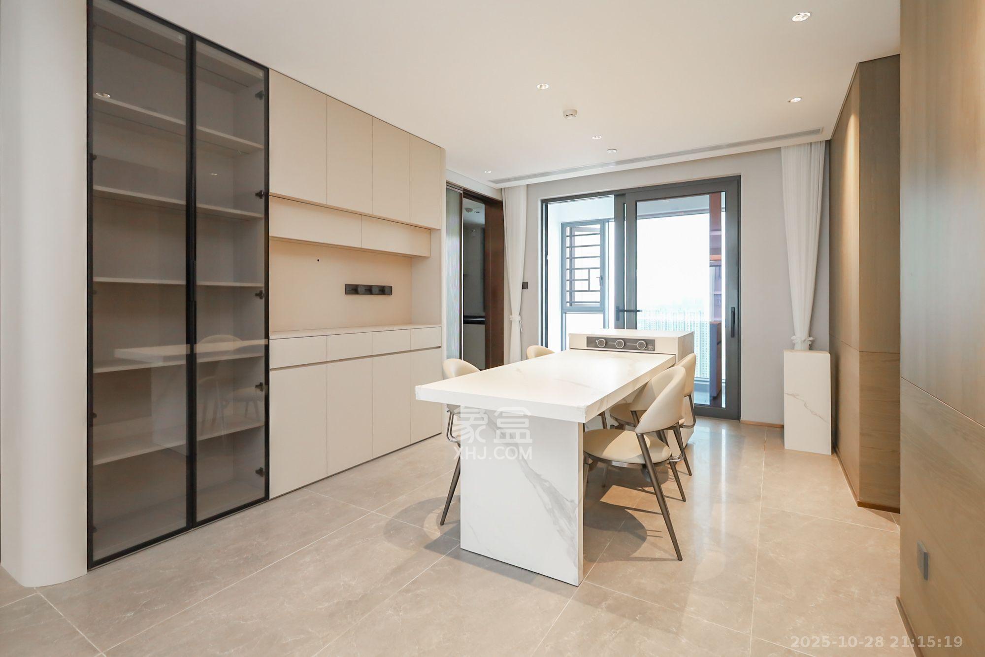 长沙悦府（华润万象城）  3室2厅3卫    11800.0元/月室内图