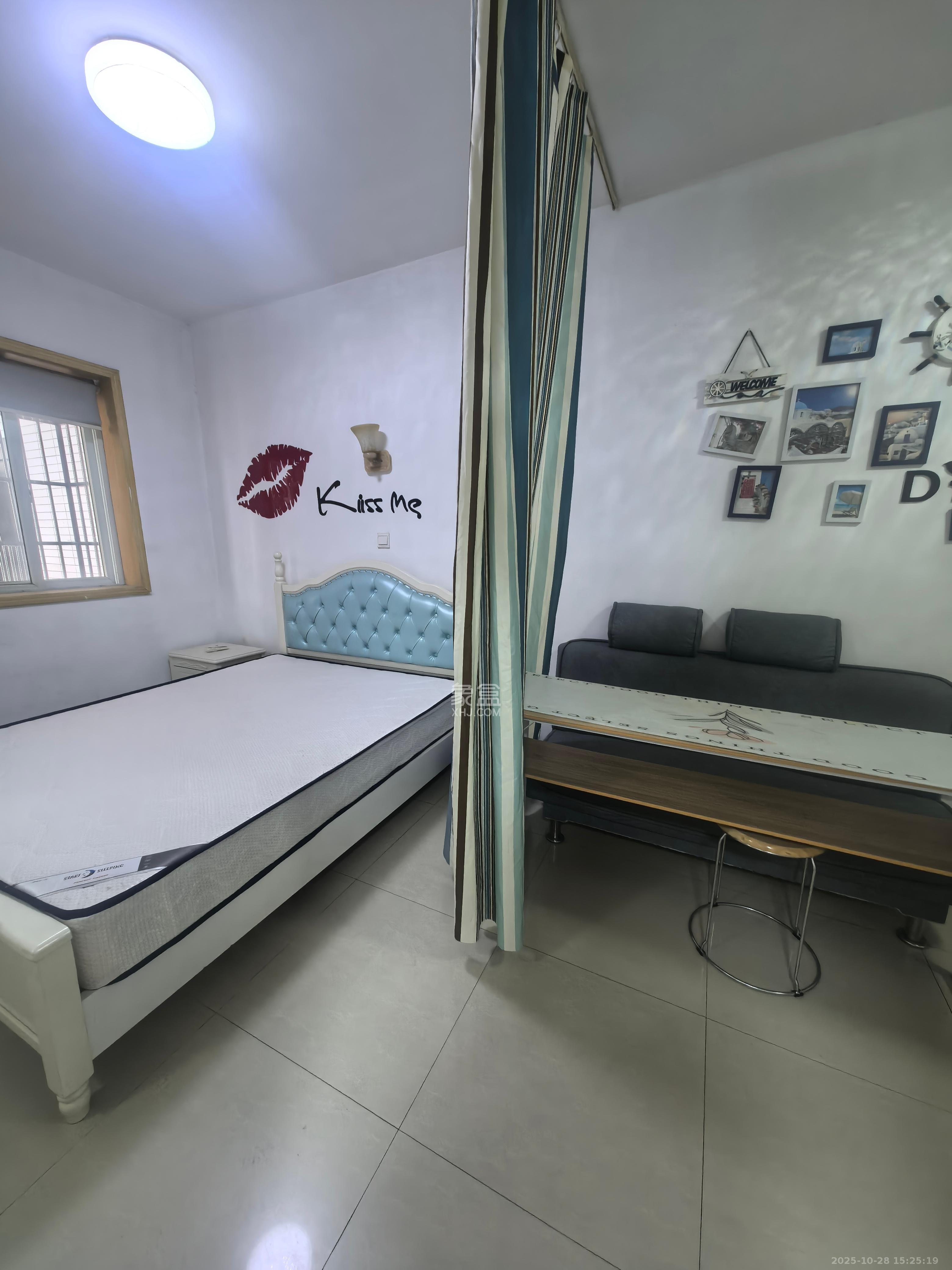 左岸右岸  1室1厅1卫    1500.0元/月室内图