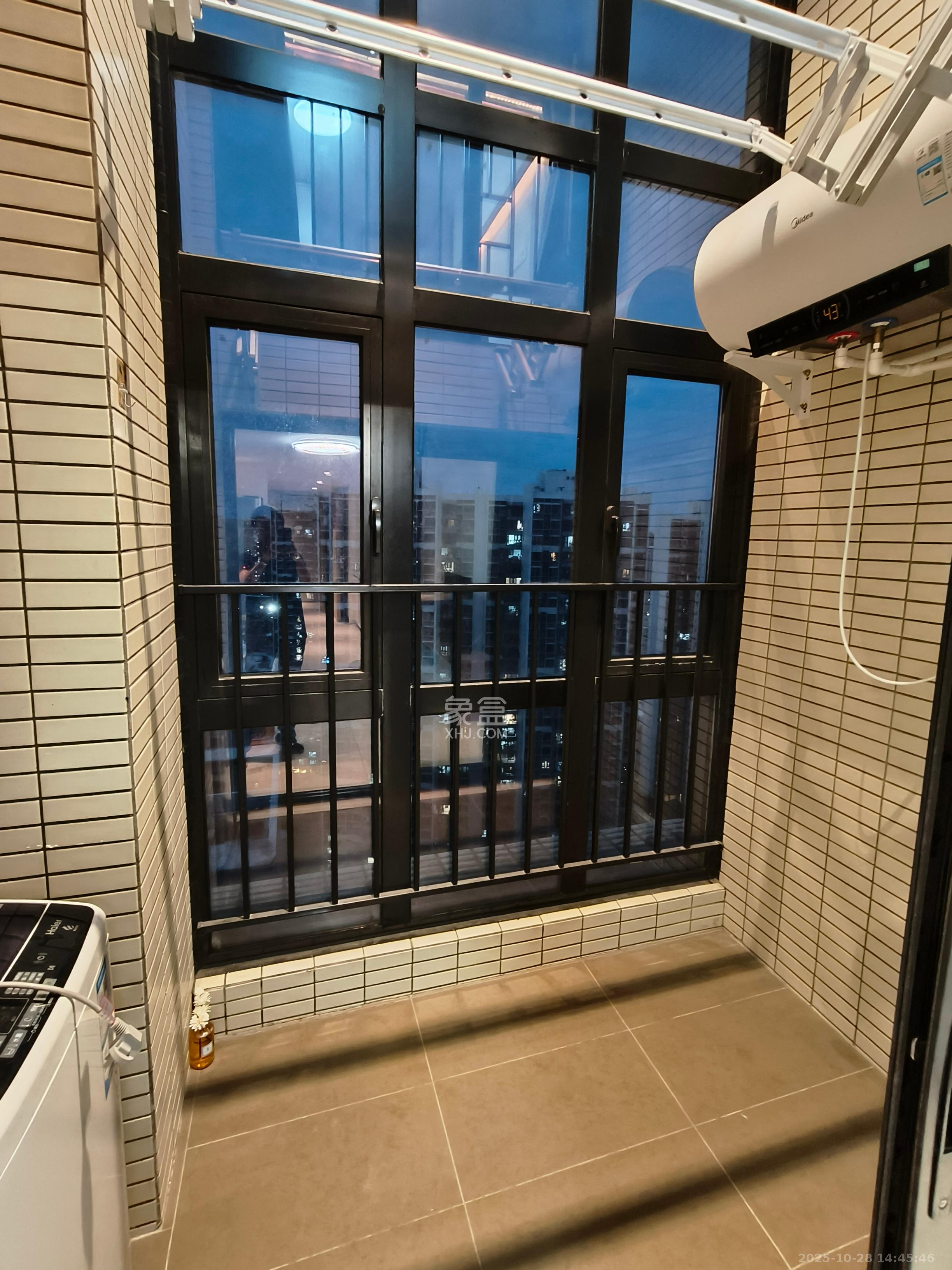 时代年华  2室1厅1卫    1600.0元/月室内图