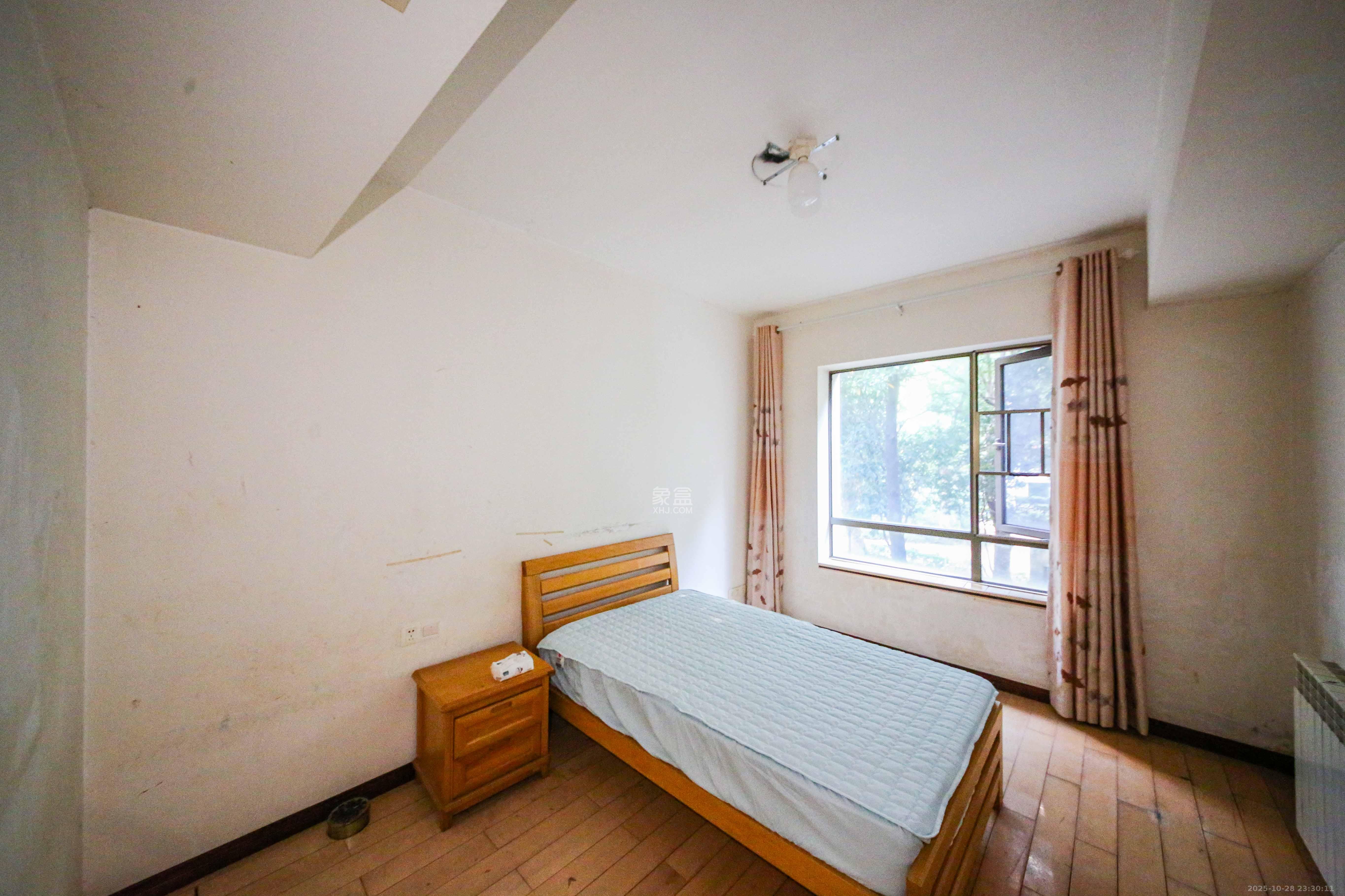 奥林匹克花园 4室2厅1卫 210.0万 奥林匹克花园 4室2厅1卫 210.0万卧室