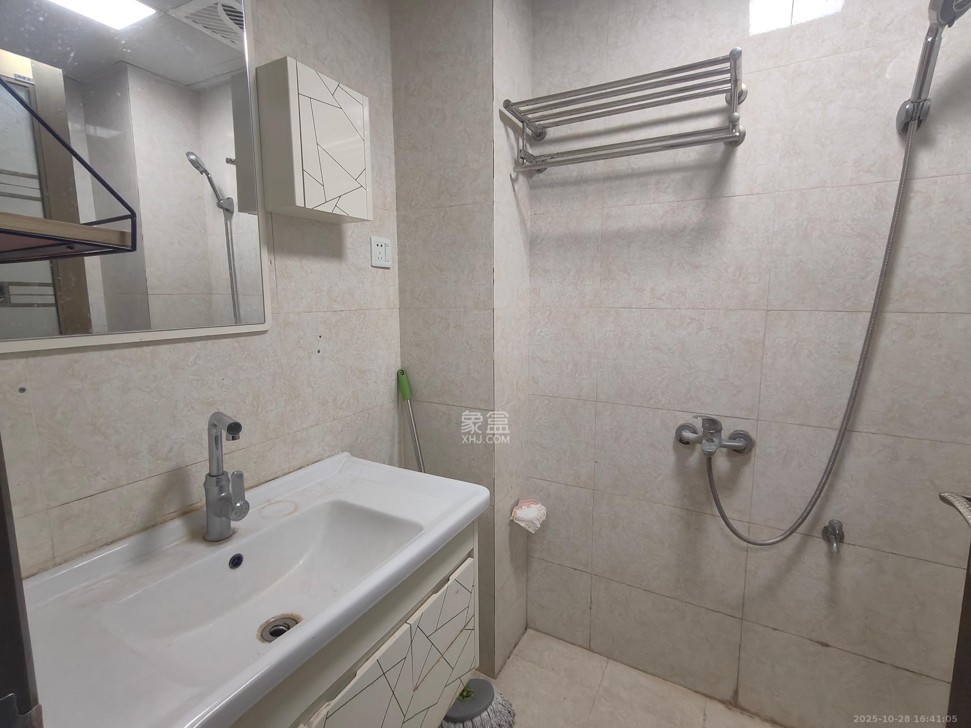 万博汇  1室1厅1卫    1300.0元/月 万博汇  1室1厅1卫    1300.0元/月室内图