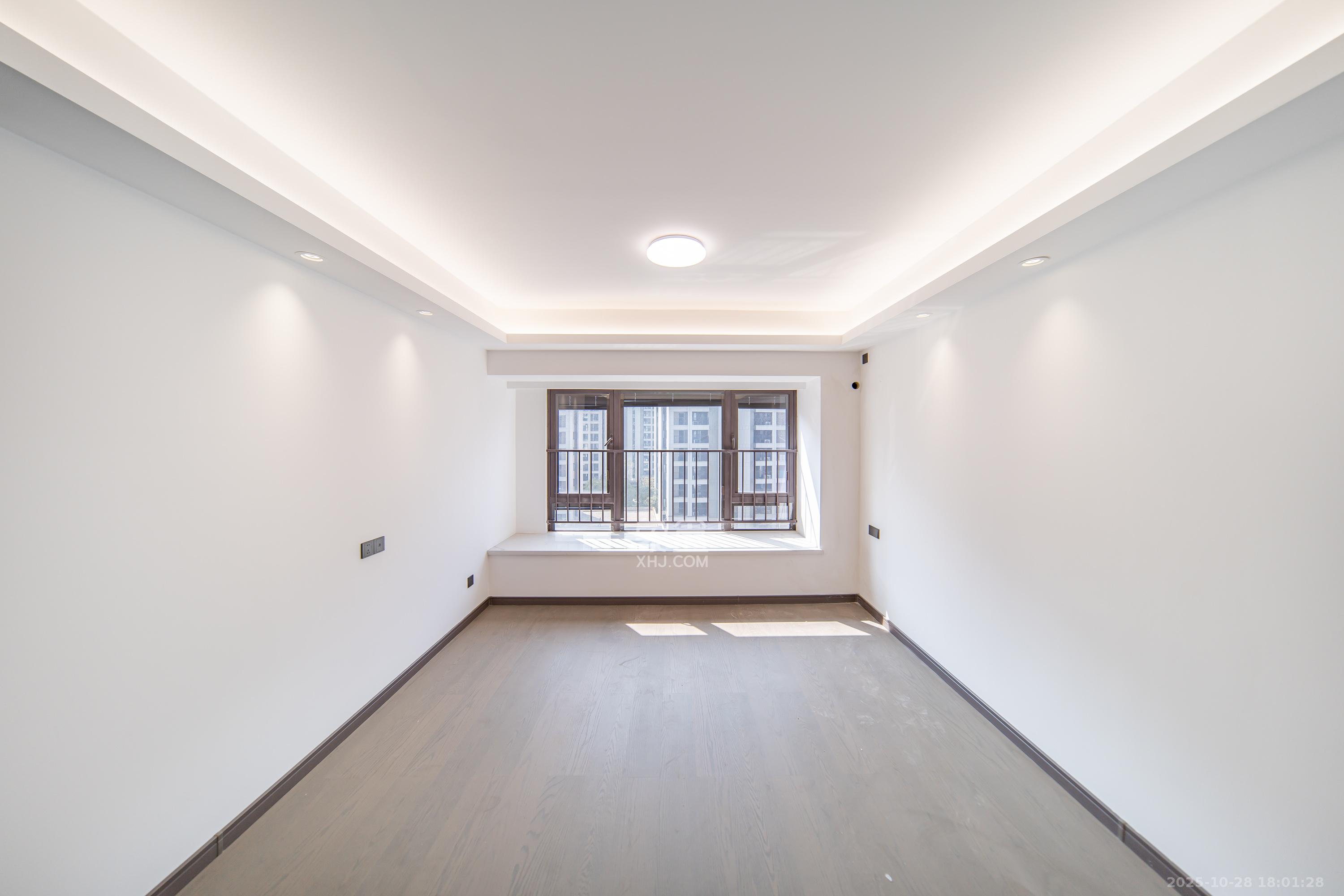 旭辉国宸府  4室2厅2卫    175.0万 旭辉国宸府  4室2厅2卫    175.0万卧室