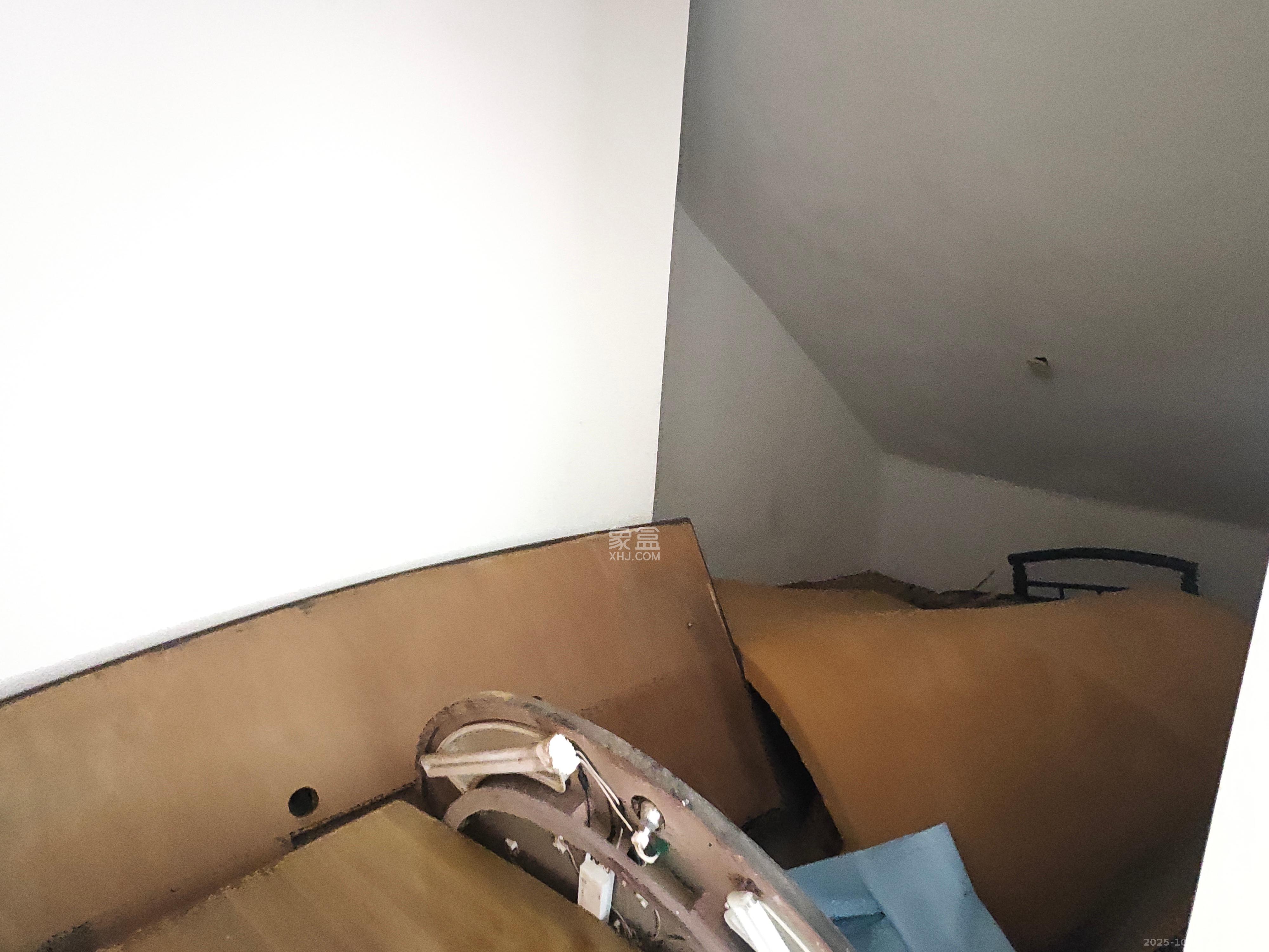 山水人家一二期 3室2厅1卫 1500.0元/月 山水人家一二期 3室2厅1卫 1500.0元/月室内图