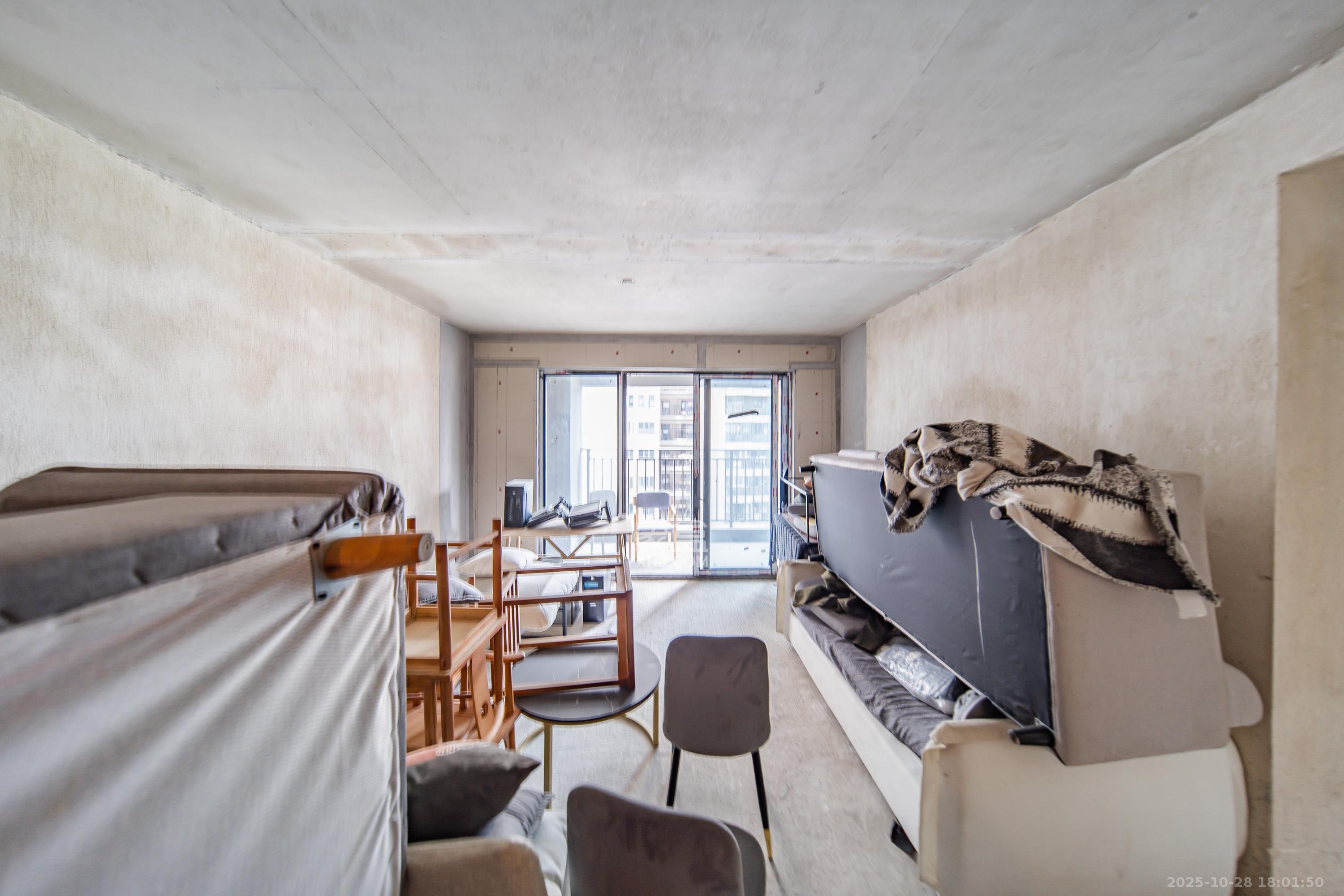 城发恒伟洋湖映2009 4室2厅2卫 140.0万 城发恒伟洋湖映2009 4室2厅2卫 140.0万客厅