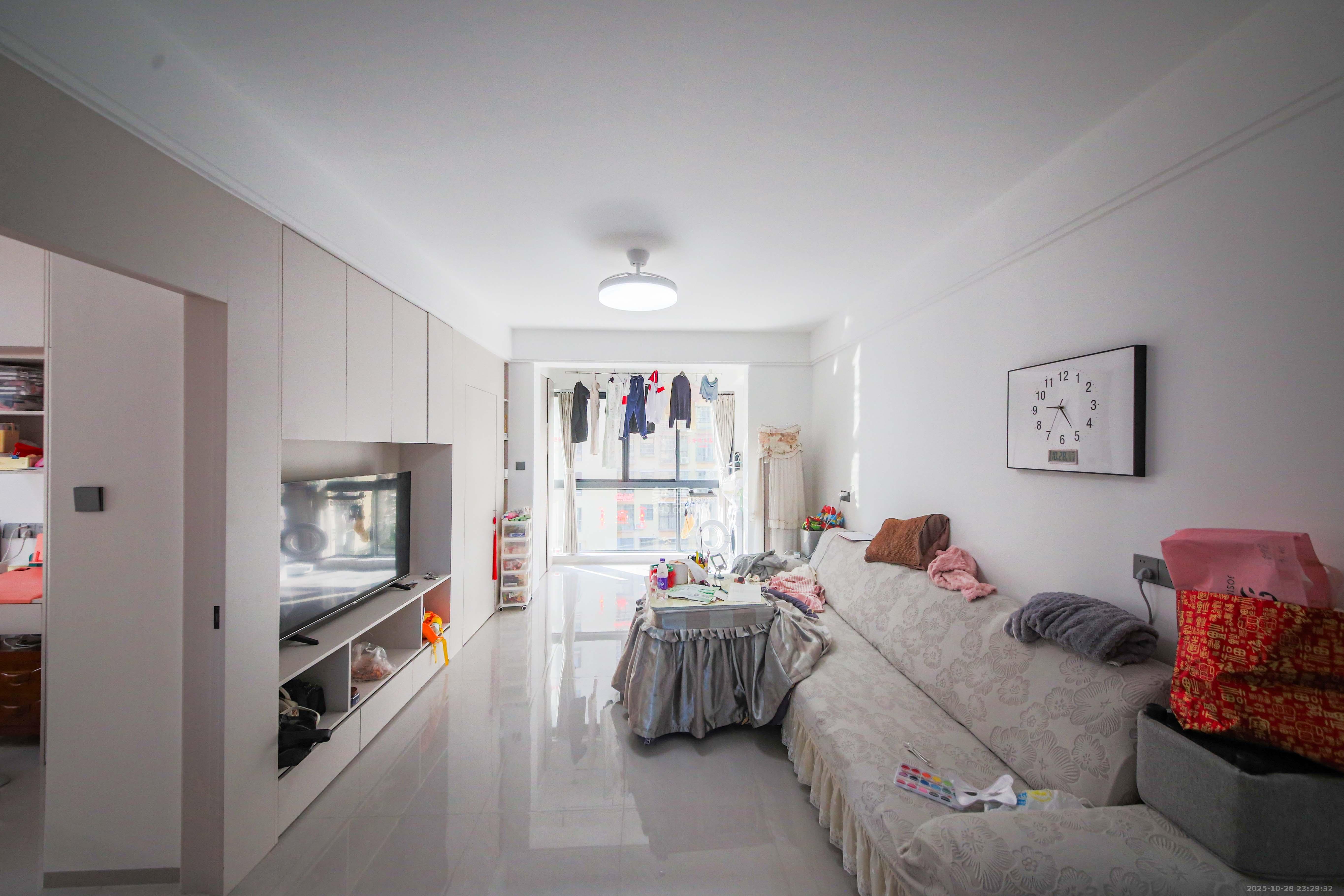 安泰嘉园（湘府邻伴）  3室2厅1卫    109.0万客厅