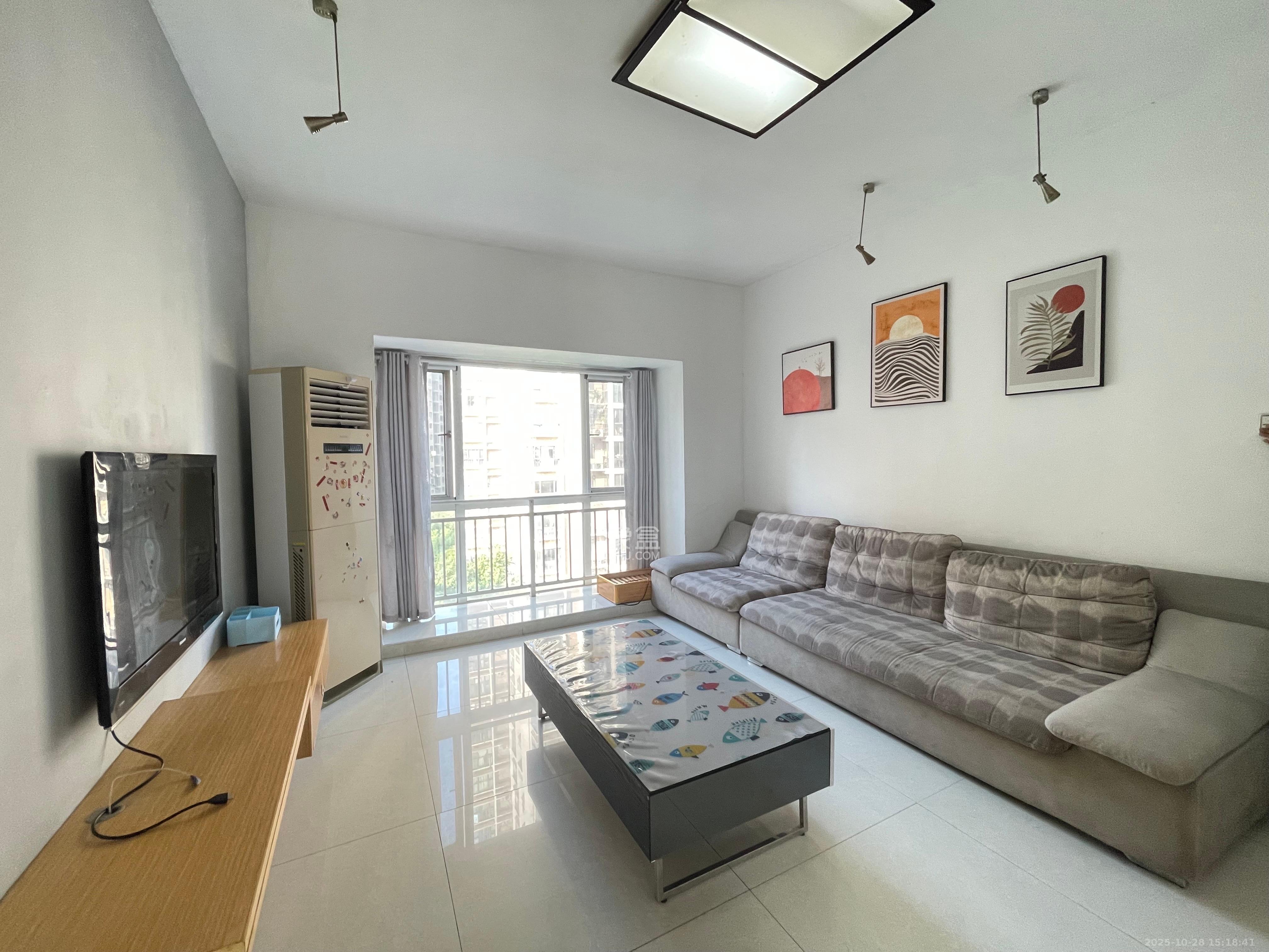 西点公园里  2室2厅1卫    2500.0元/月 西点公园里  2室2厅1卫    2500.0元/月