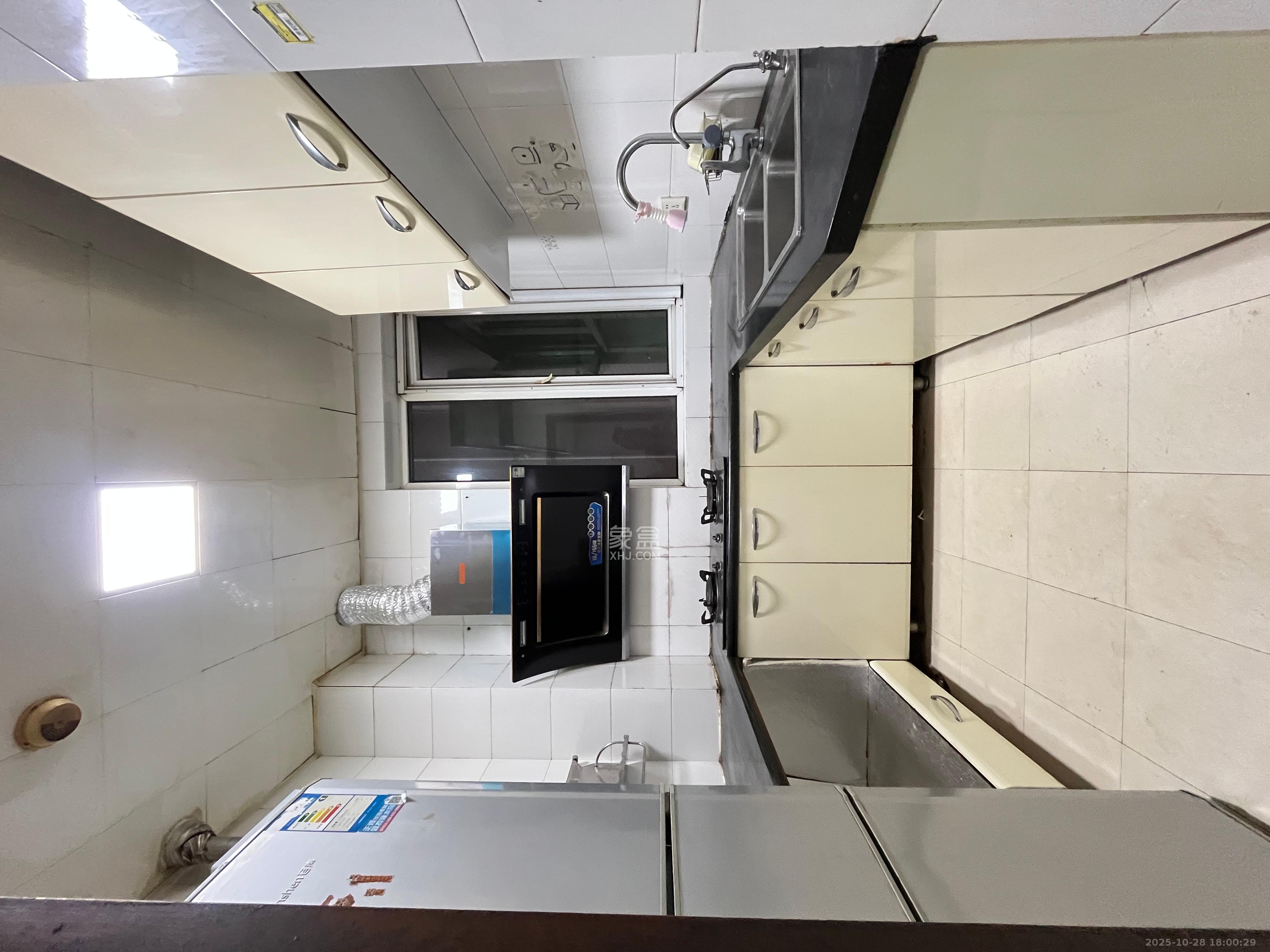 左岸春天 2室2厅1卫 2100.0元/月 左岸春天 2室2厅1卫 2100.0元/月室内图