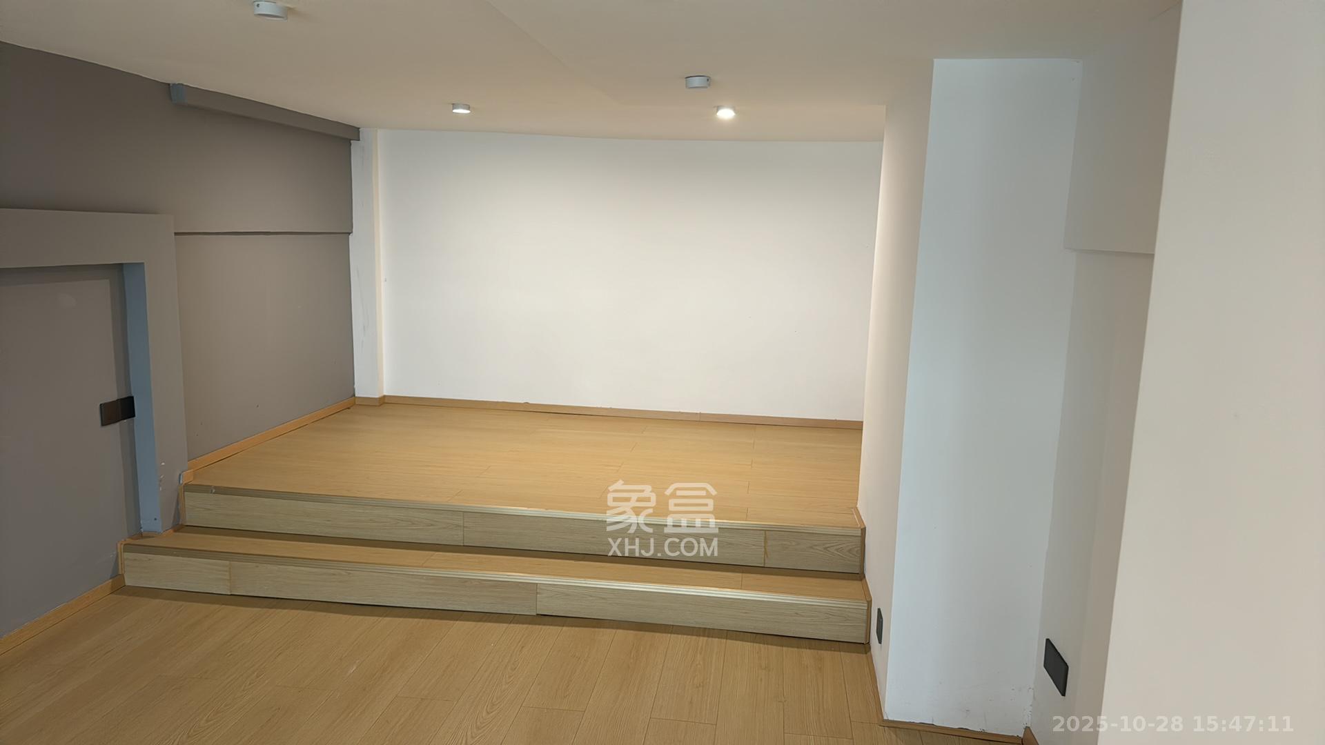 绿地商务广场 1室1厅1卫 1700.0元/月 绿地商务广场 1室1厅1卫 1700.0元/月室内图