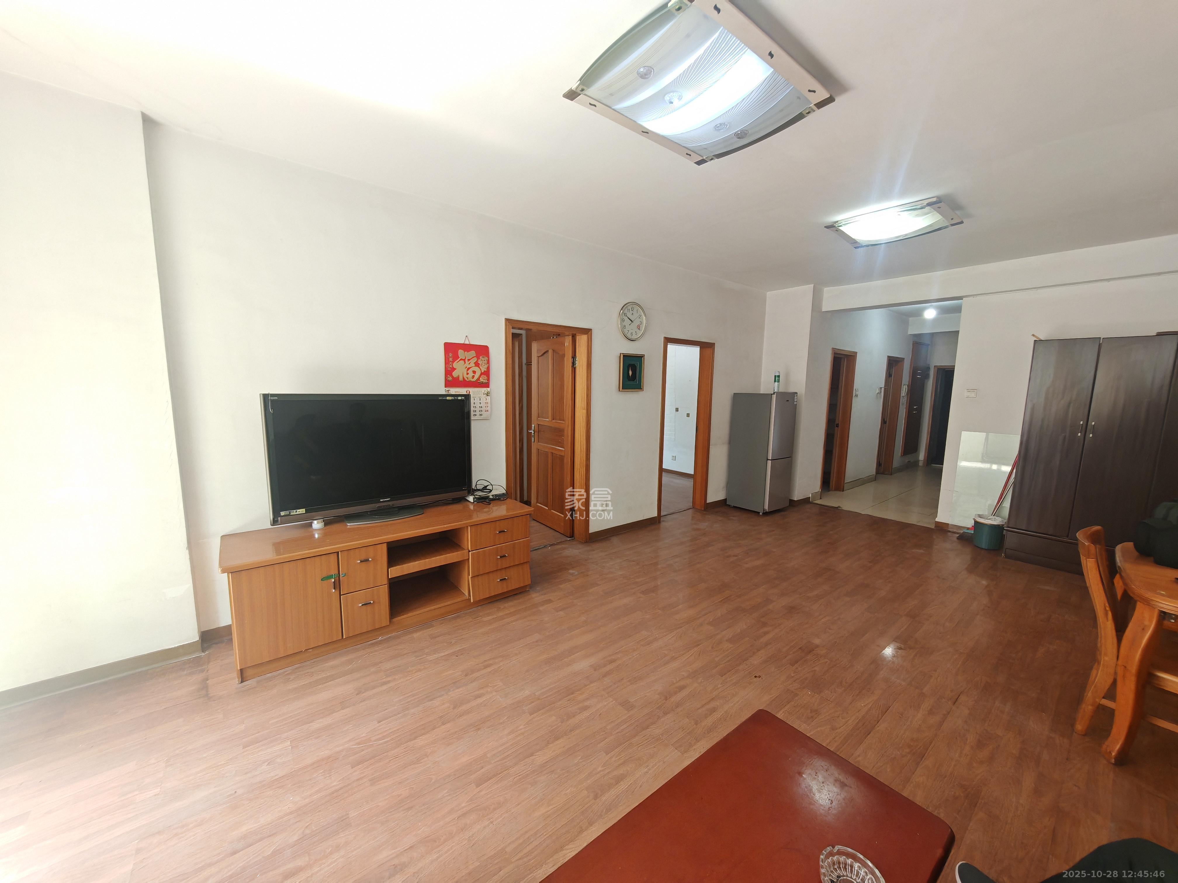 丰泉家园  3室2厅2卫    3000.0元/月 丰泉家园  3室2厅2卫    3000.0元/月室内图