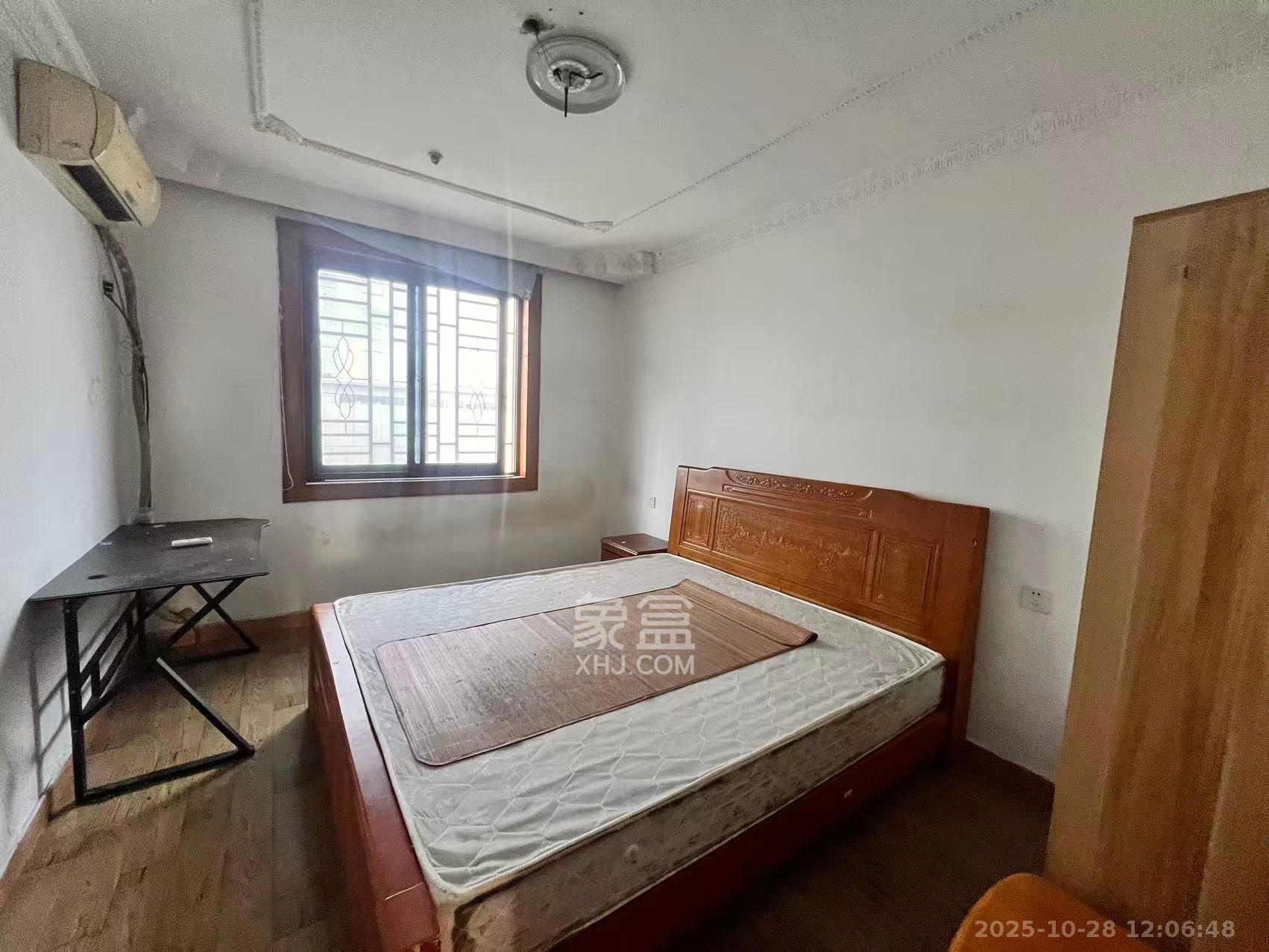 燕山街社区  3室1厅1卫    2100.0元/月室内图