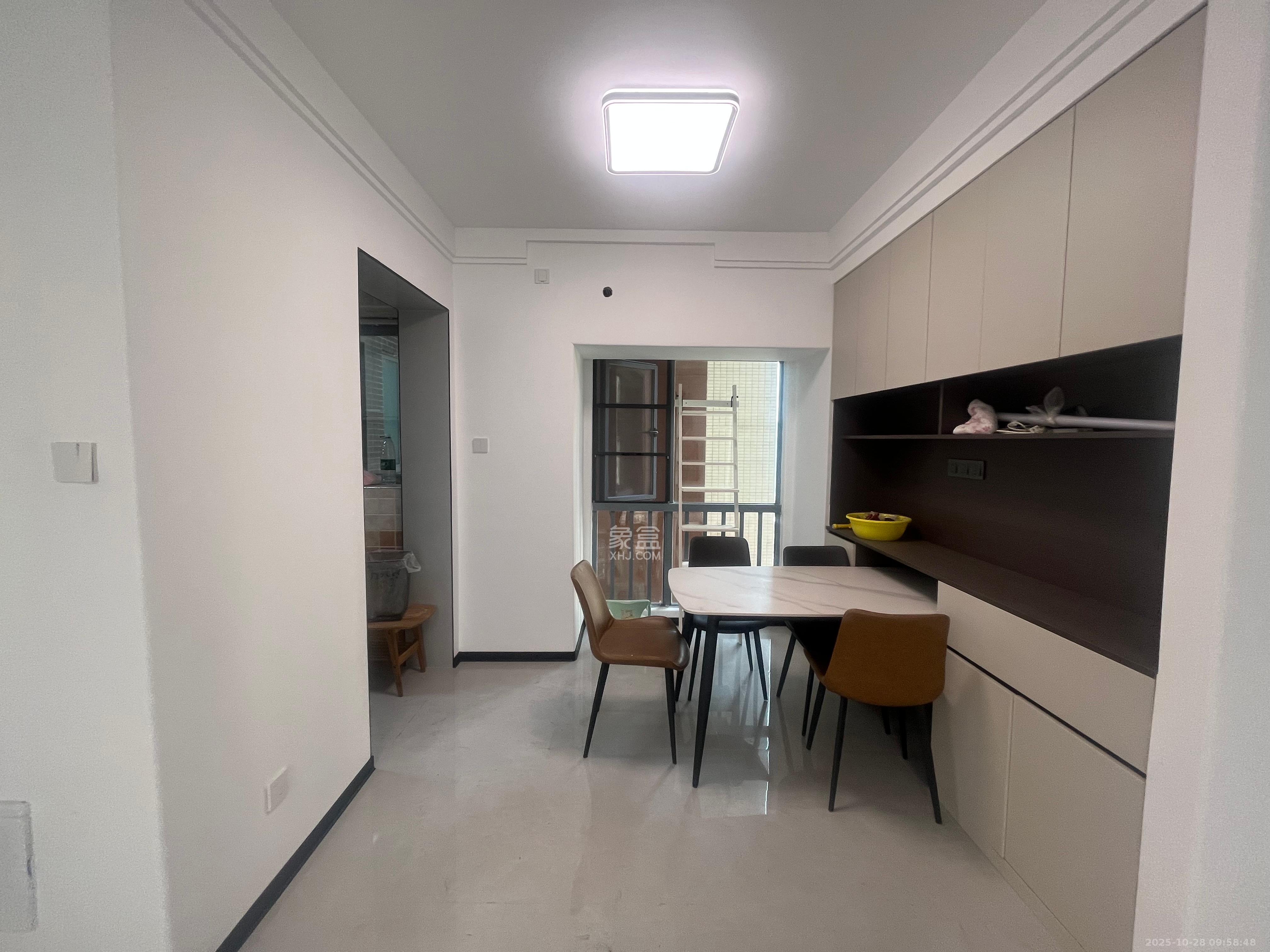 滨江君悦香邸  3室2厅1卫    3000.0元/月 滨江君悦香邸  3室2厅1卫    3000.0元/月室内图1