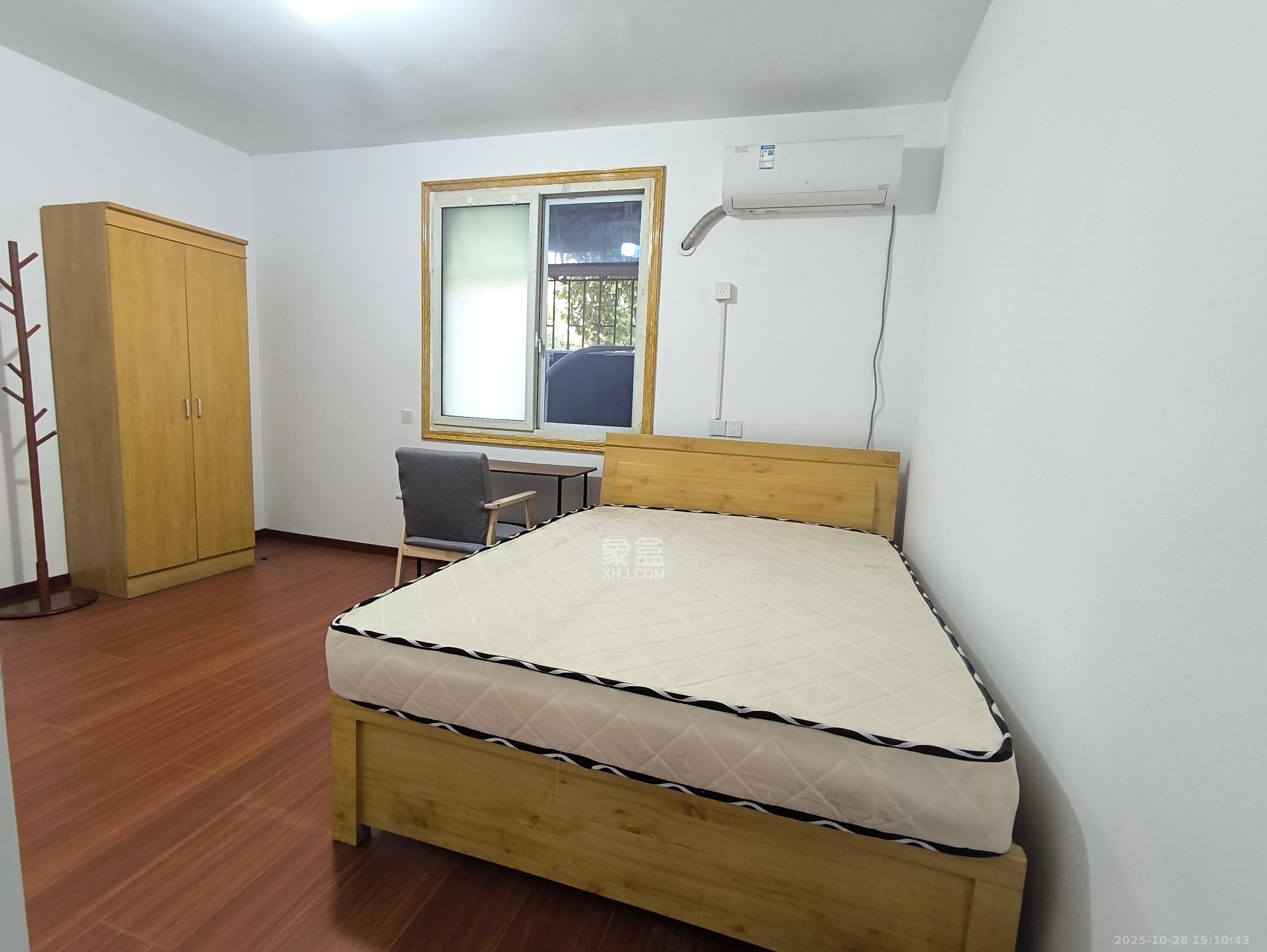 东风路汽电宿舍(东风路三条巷/四条巷)  3室2厅1卫    1800.0元/月 东风路汽电宿舍(东风路三条巷/四条巷)  3室2厅1卫    1800.0元/月室内图