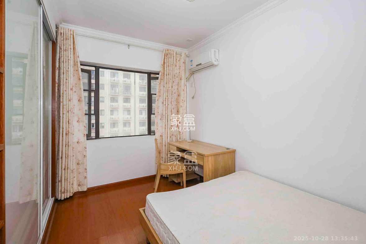 钰龙天下二期(钰龙佳园) 3室2厅2卫 2700.0元/月 钰龙天下二期(钰龙佳园) 3室2厅2卫 2700.0元/月室内图