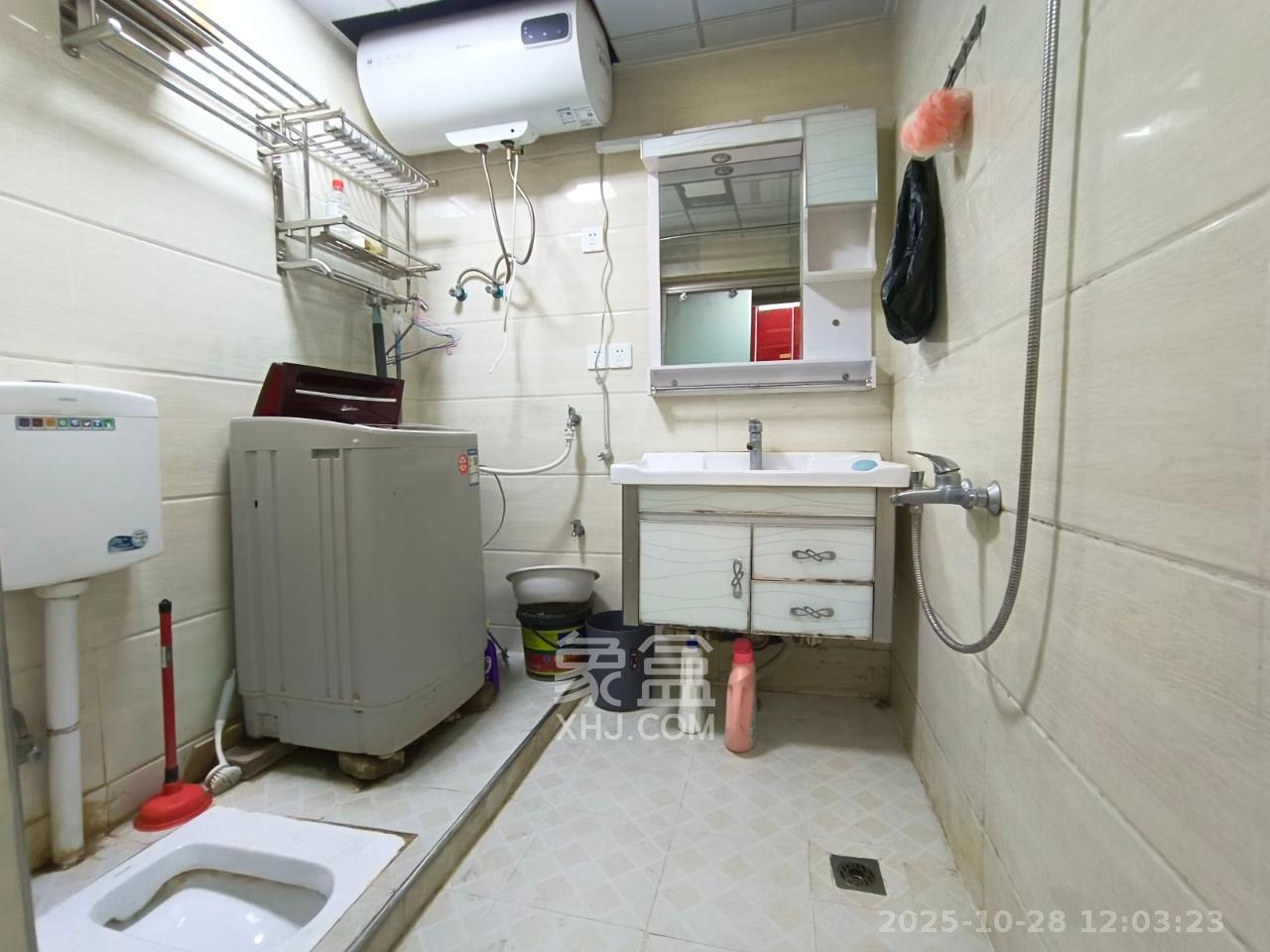 世纪桃花苑  1室1厅1卫    1400.0元/月 世纪桃花苑  1室1厅1卫    1400.0元/月室内图