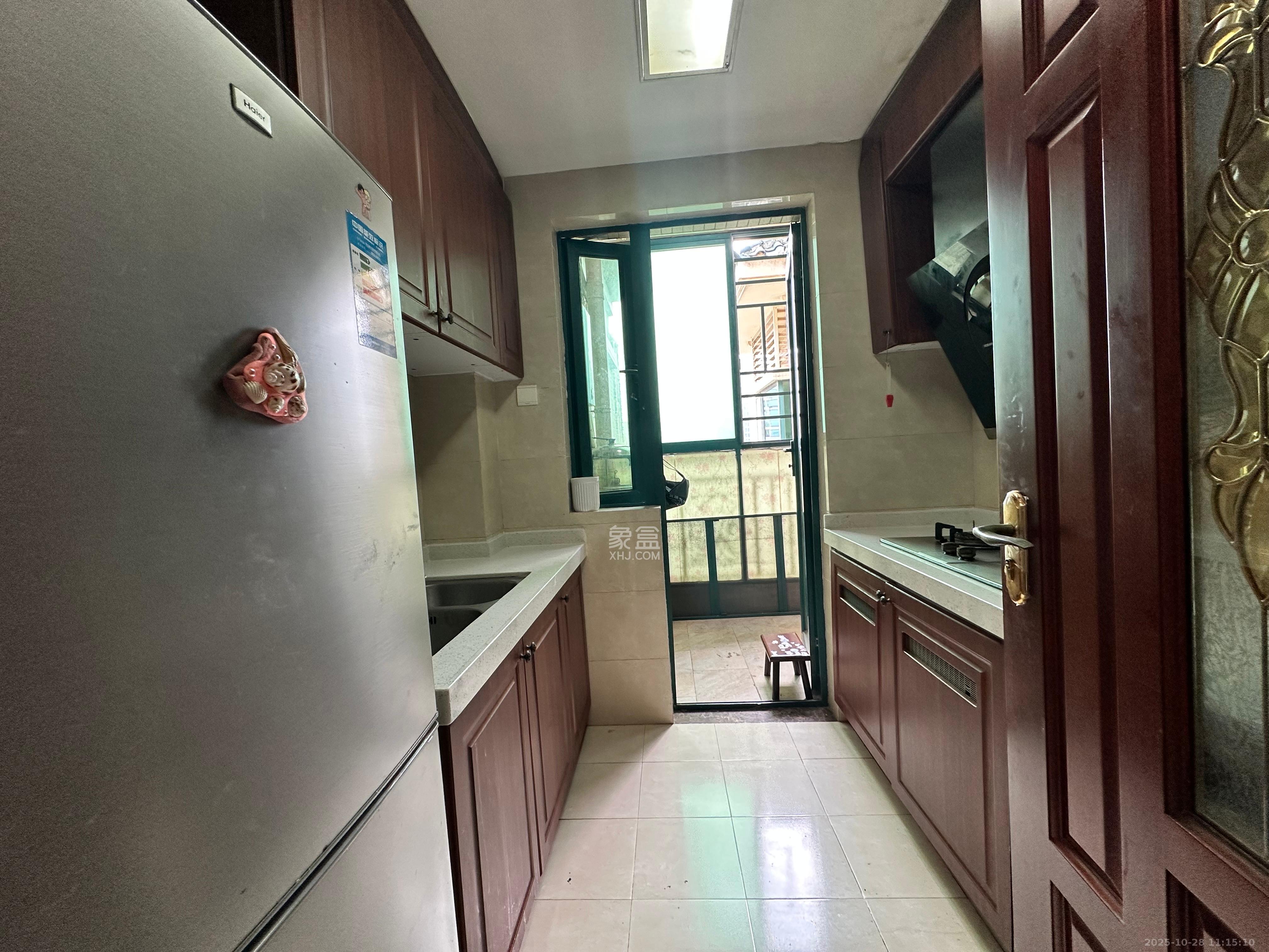 恒大名都  2室2厅1卫    1500.0元/月室内图