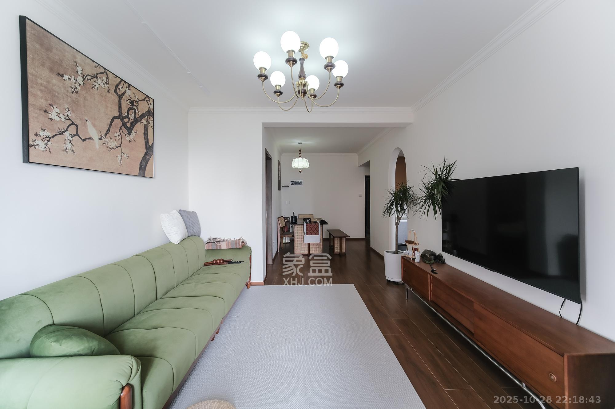 三一街区 2室2厅1卫 68.0万 三一街区 2室2厅1卫 68.0万客厅