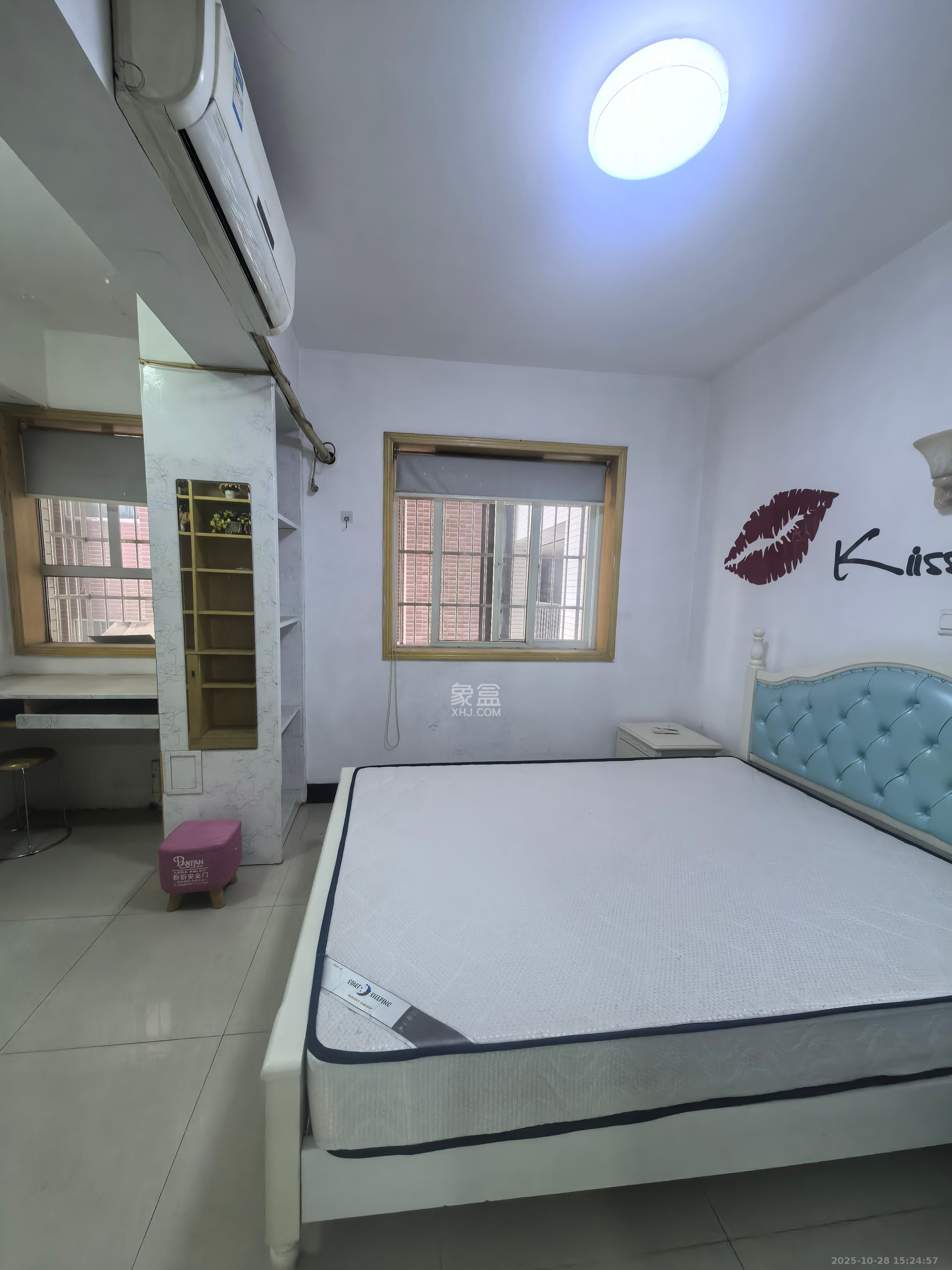 左岸右岸  1室1厅1卫    1500.0元/月