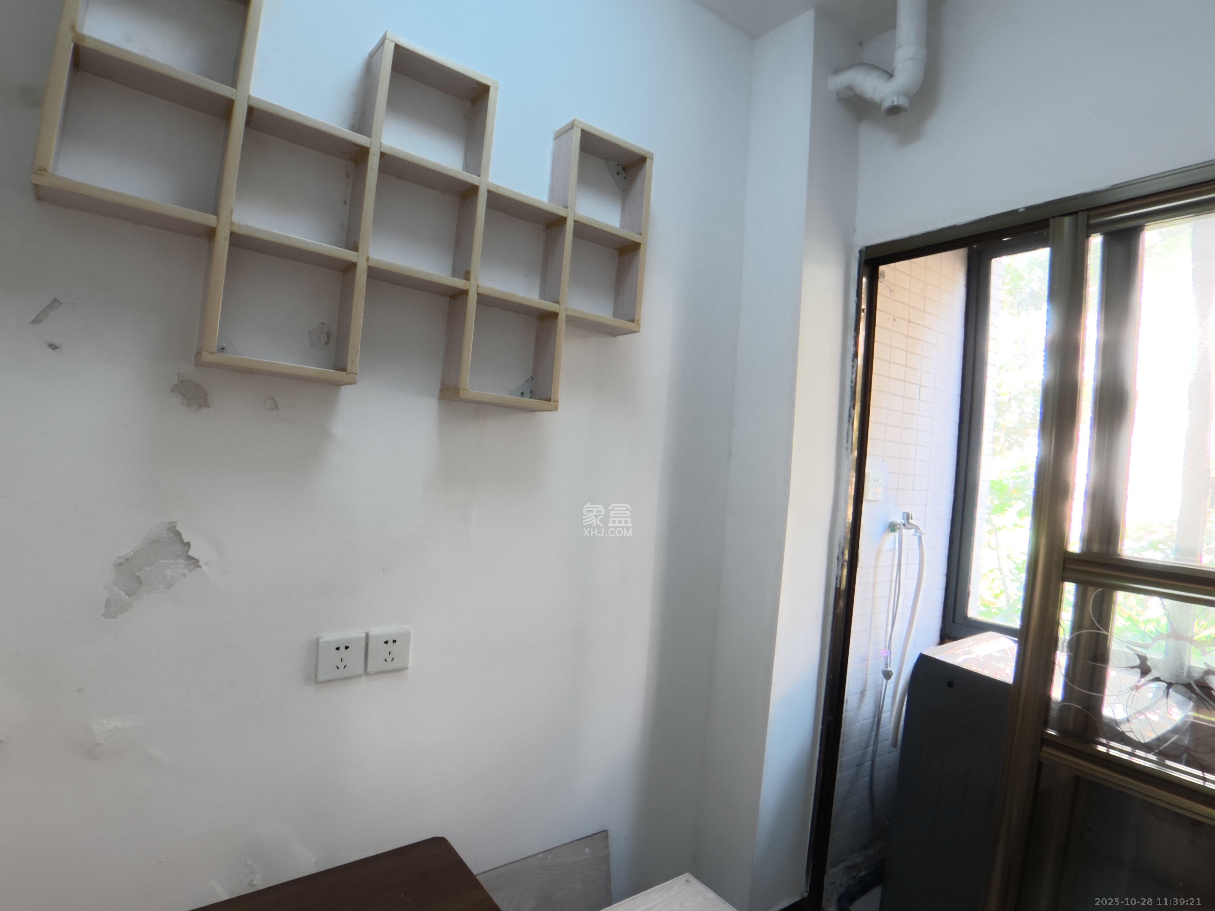 中建芙蓉工社 1室1厅1卫 1200.0元/月 中建芙蓉工社 1室1厅1卫 1200.0元/月室内图