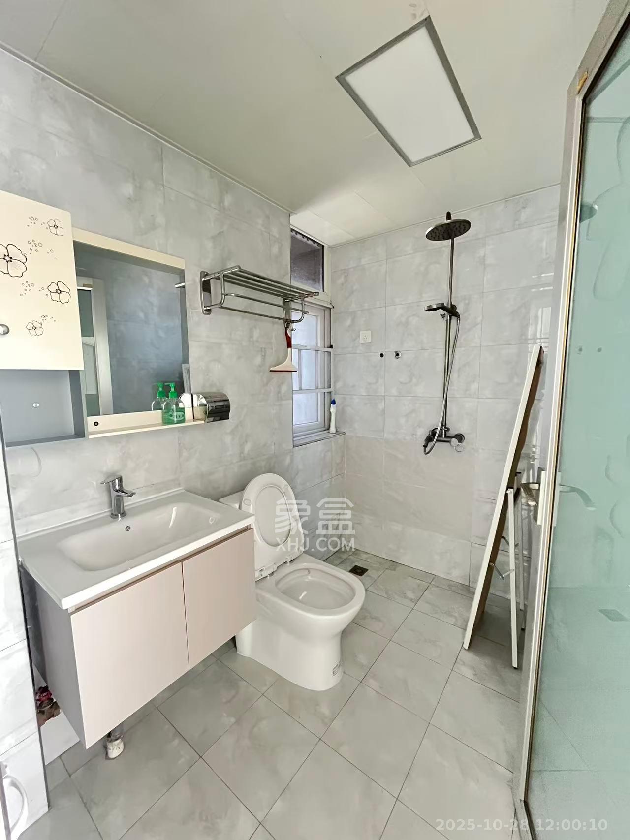 星城福邸（雄天朗郡）  3室2厅2卫    2200.0元/月室内图