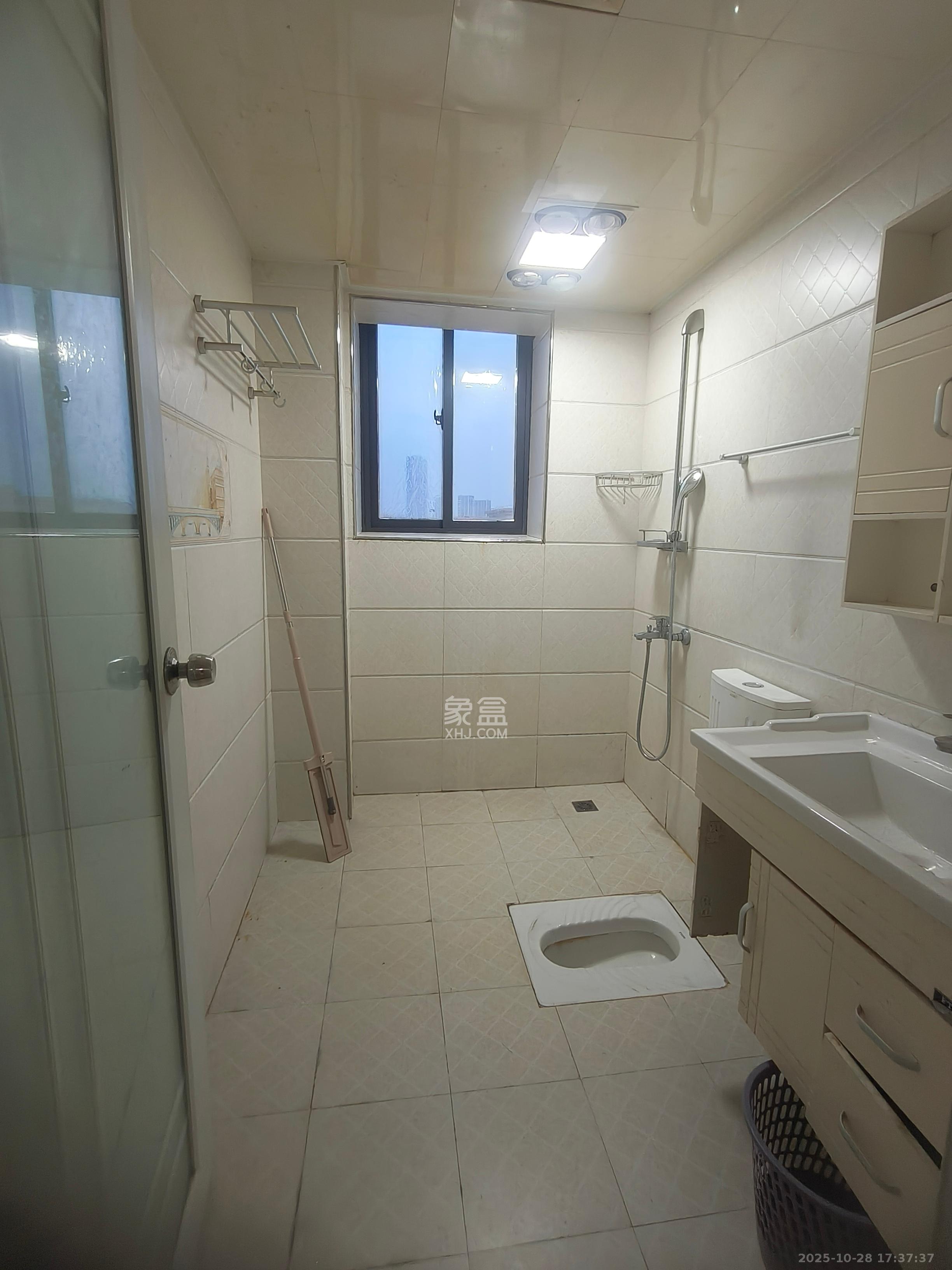 锦湘国际星城三期(锦绣苑) 2室1厅1卫 1900.0元/月 锦湘国际星城三期(锦绣苑) 2室1厅1卫 1900.0元/月室内图