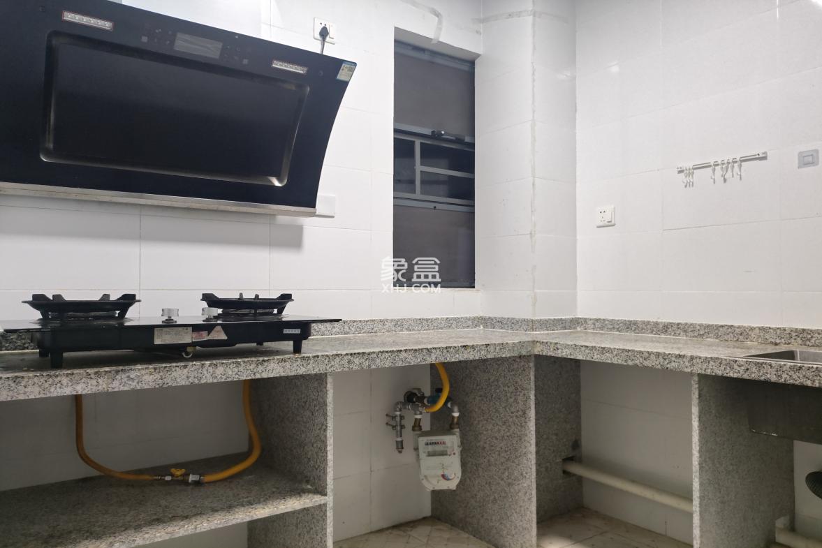 冠盛天泽园 2室2厅1卫 2400.0元/月 冠盛天泽园 2室2厅1卫 2400.0元/月室内图