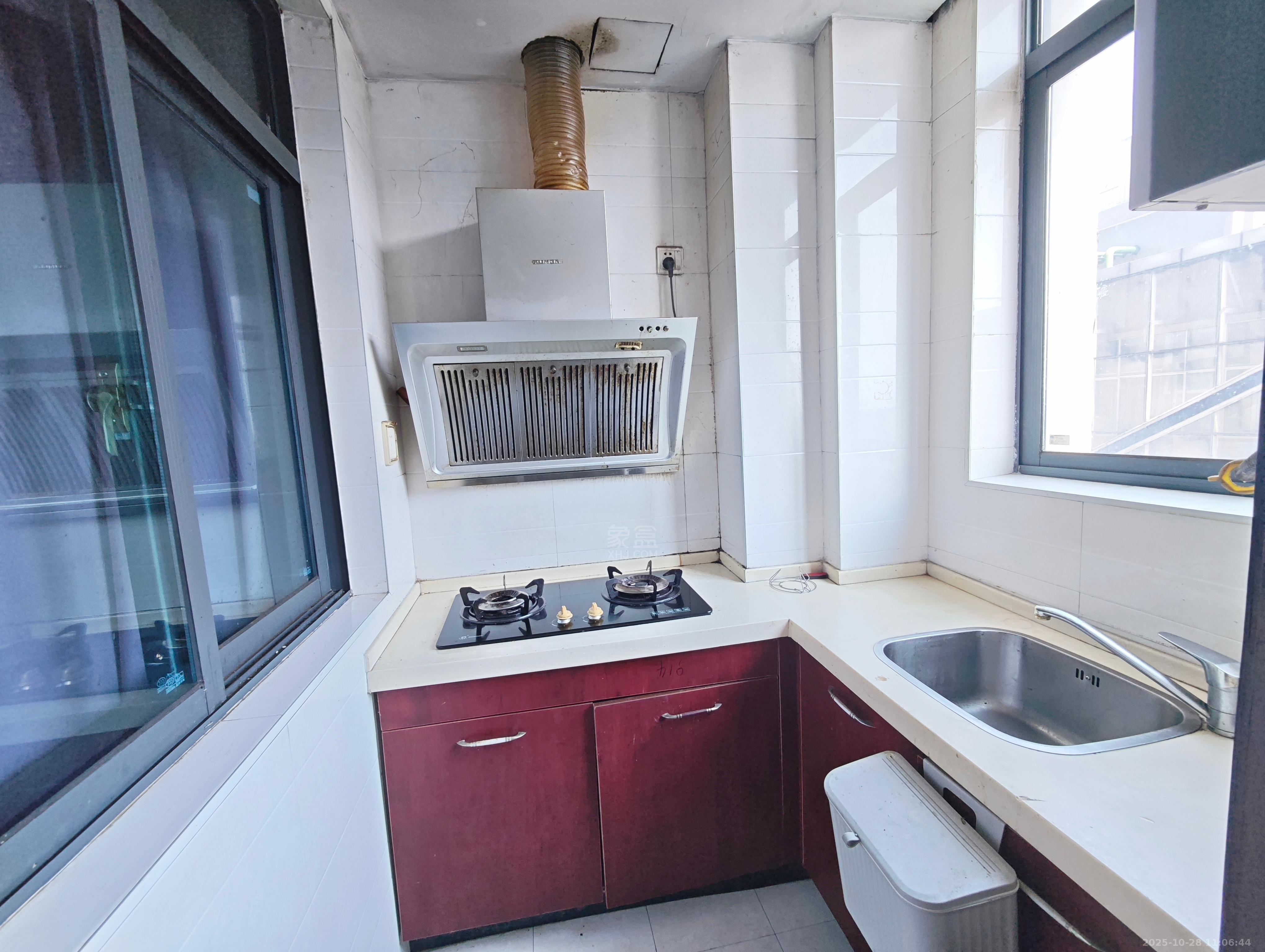 汉华国际  1室1厅1卫    1000.0元/月 汉华国际  1室1厅1卫    1000.0元/月室内图