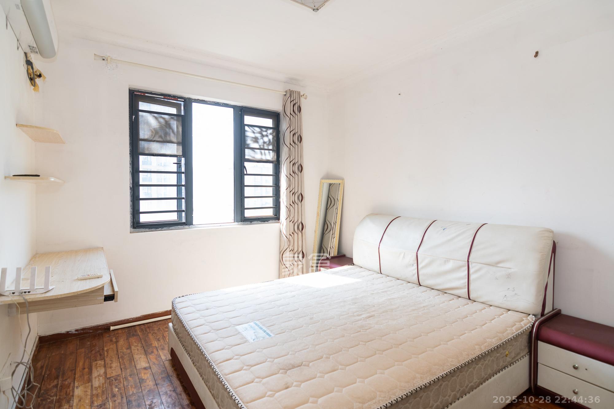 澳海澜庭 3室2厅2卫 79.8万 澳海澜庭 3室2厅2卫 79.8万卧室