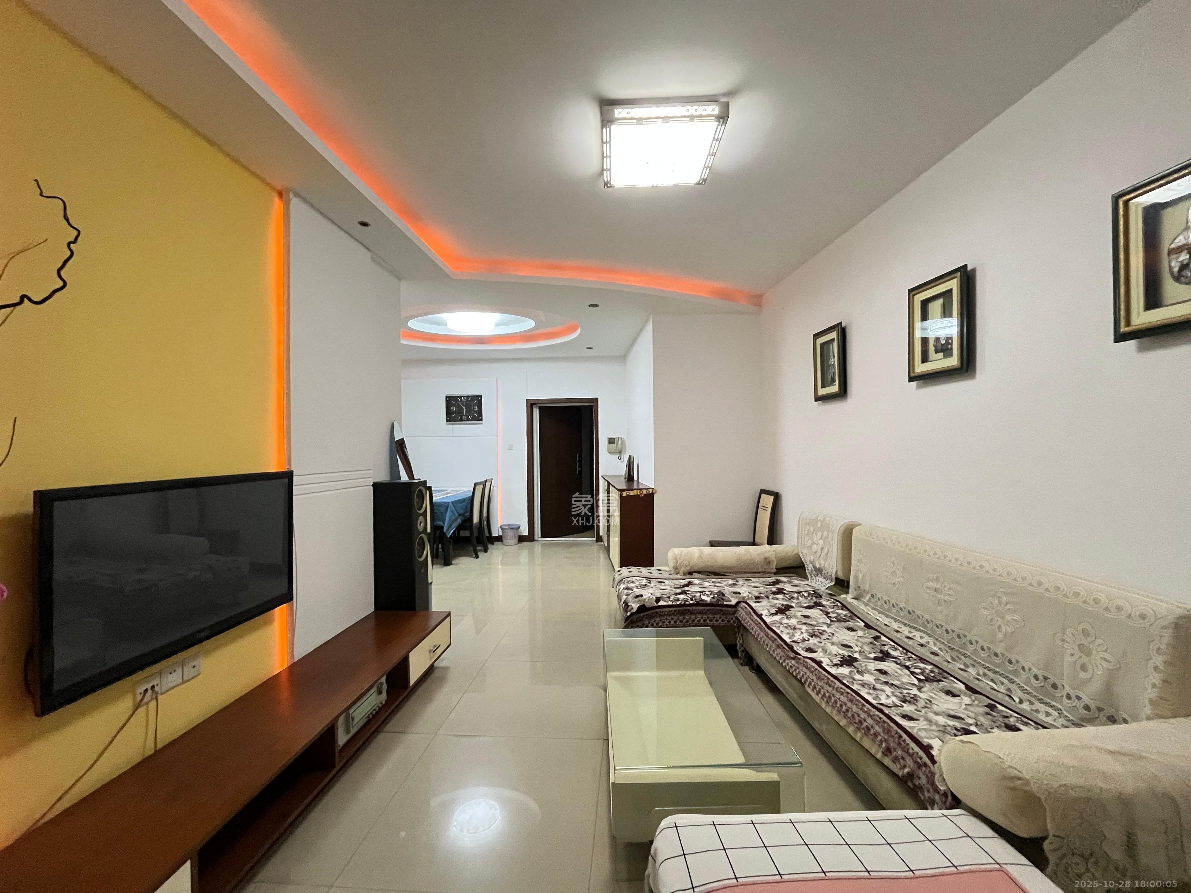 左岸春天 2室2厅1卫 2100.0元/月 左岸春天 2室2厅1卫 2100.0元/月室内图