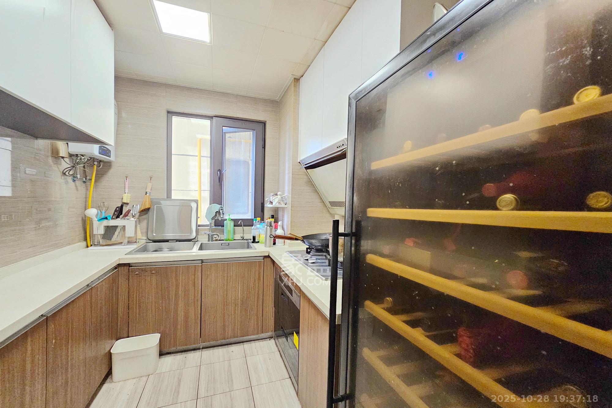 阳光城尚东湾蜜桃园 4室2厅2卫 138.8万 阳光城尚东湾蜜桃园 4室2厅2卫 138.8万其他