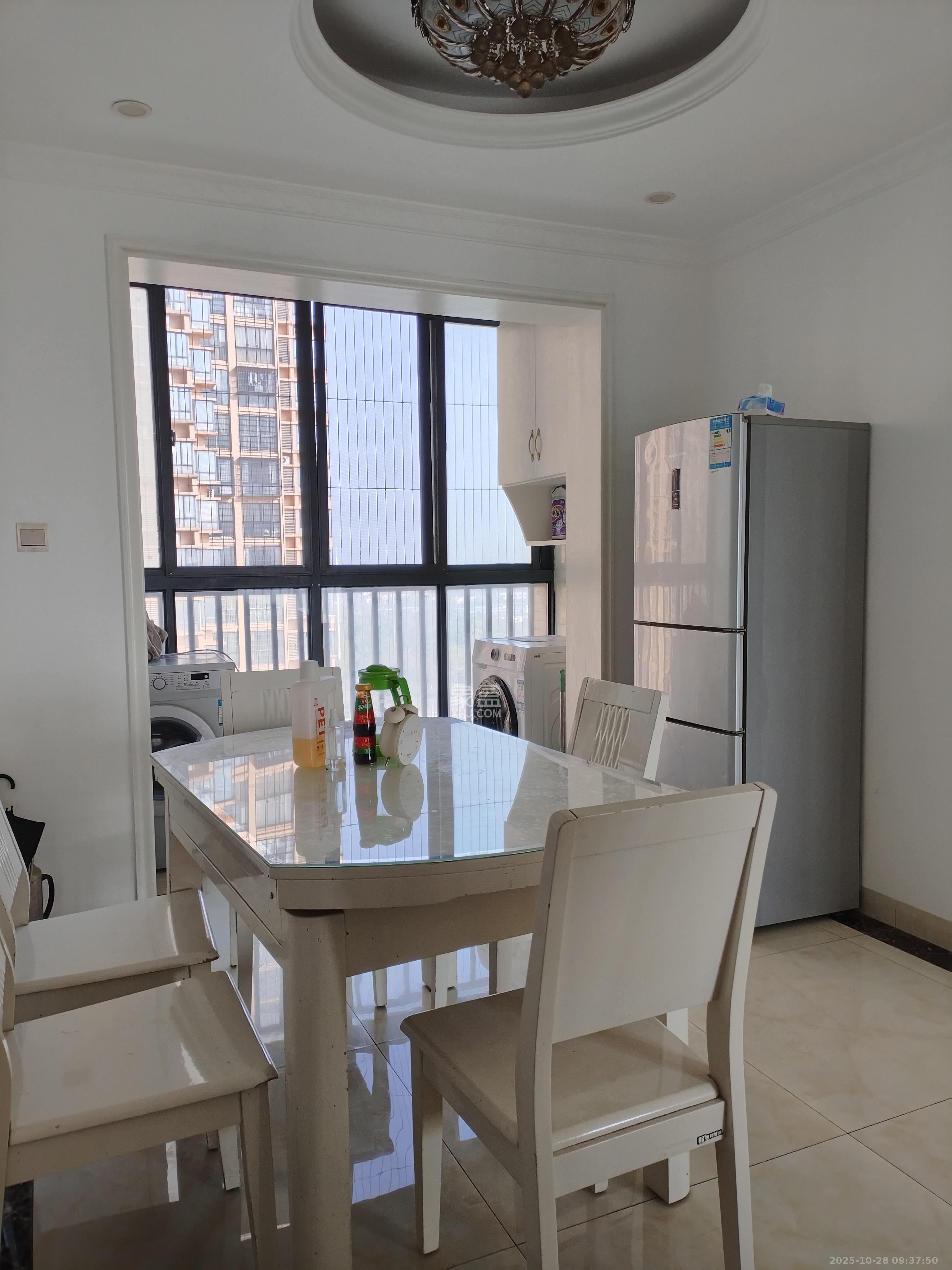 深业睿城  4室2厅2卫    2700.0元/月室内图